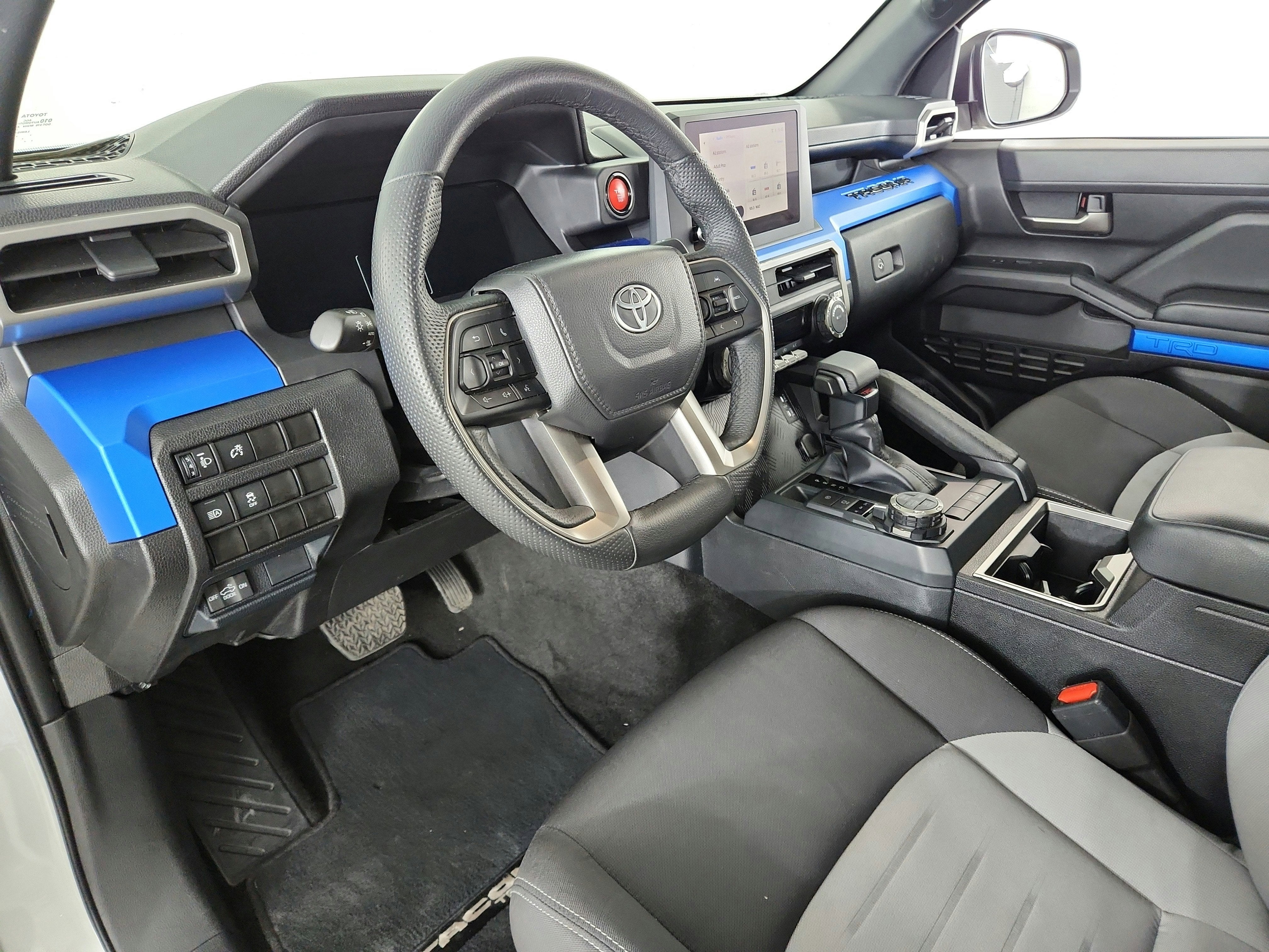 2025 Toyota Tacoma 4WD SR5