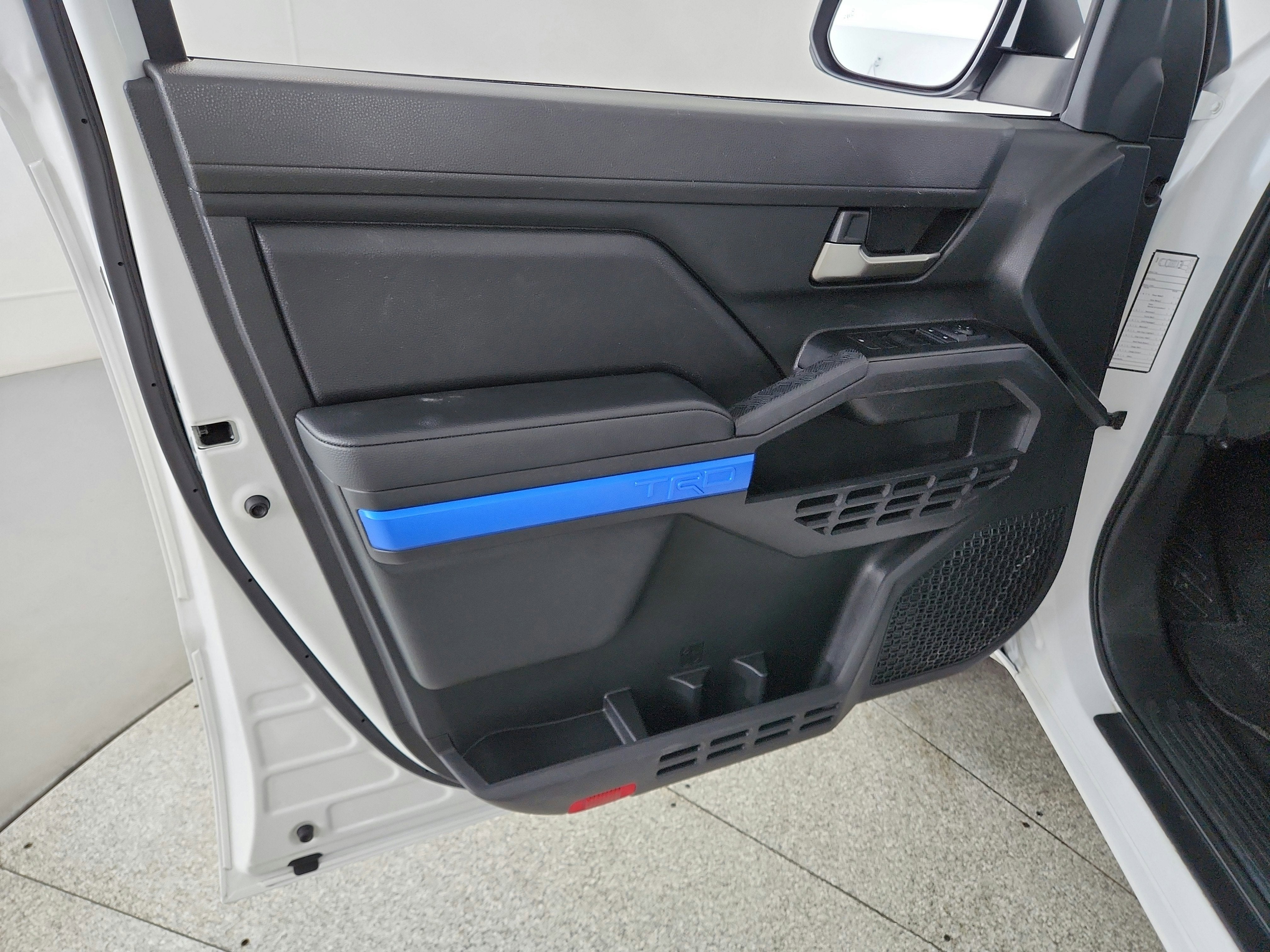 2025 Toyota Tacoma 4WD SR5