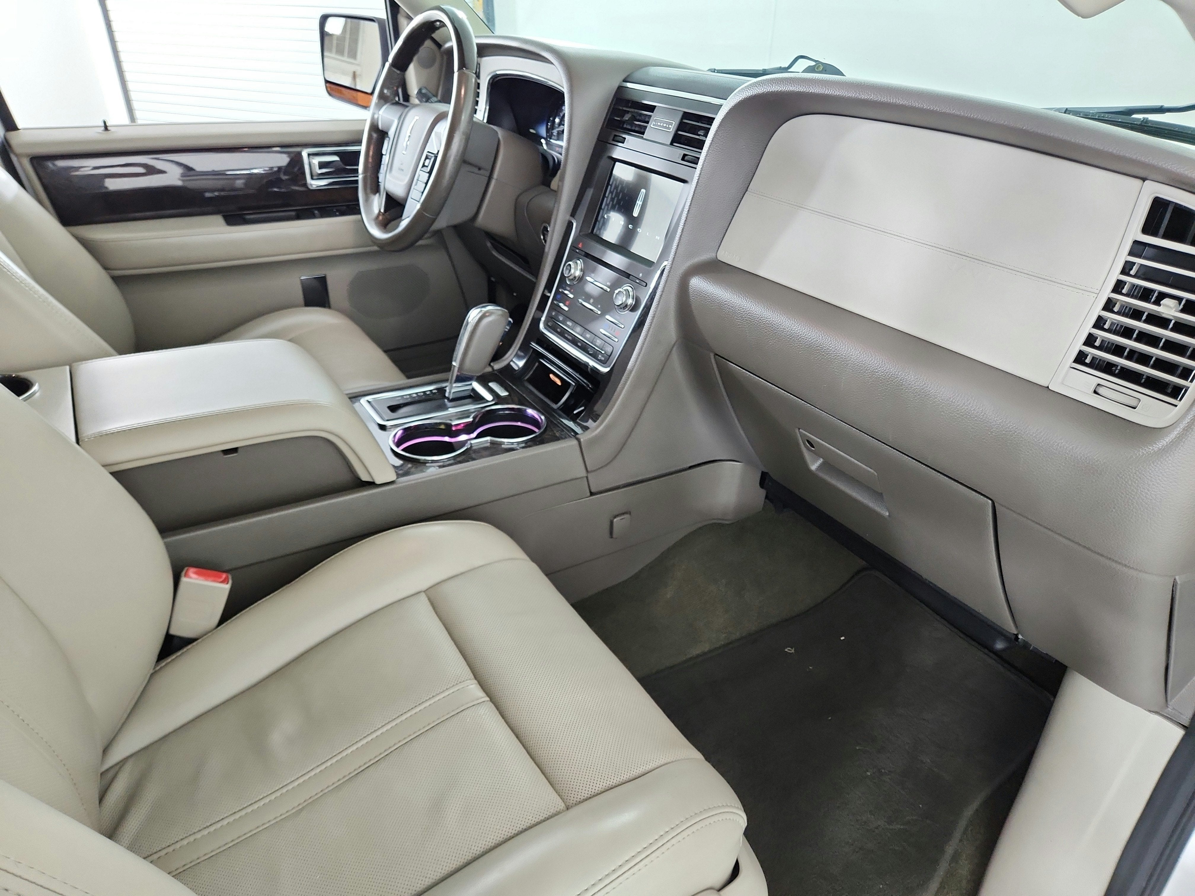 2017 Lincoln Navigator Select