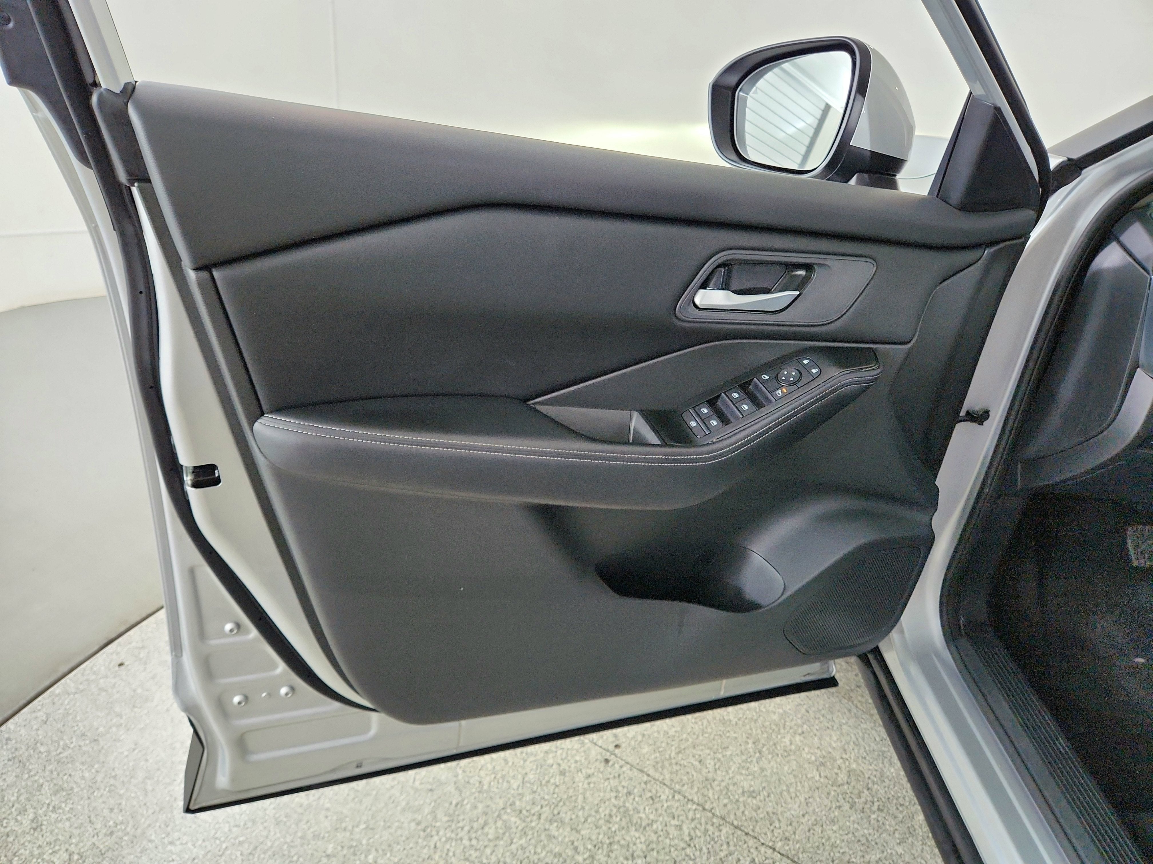 2025 Nissan Rogue SV FWD