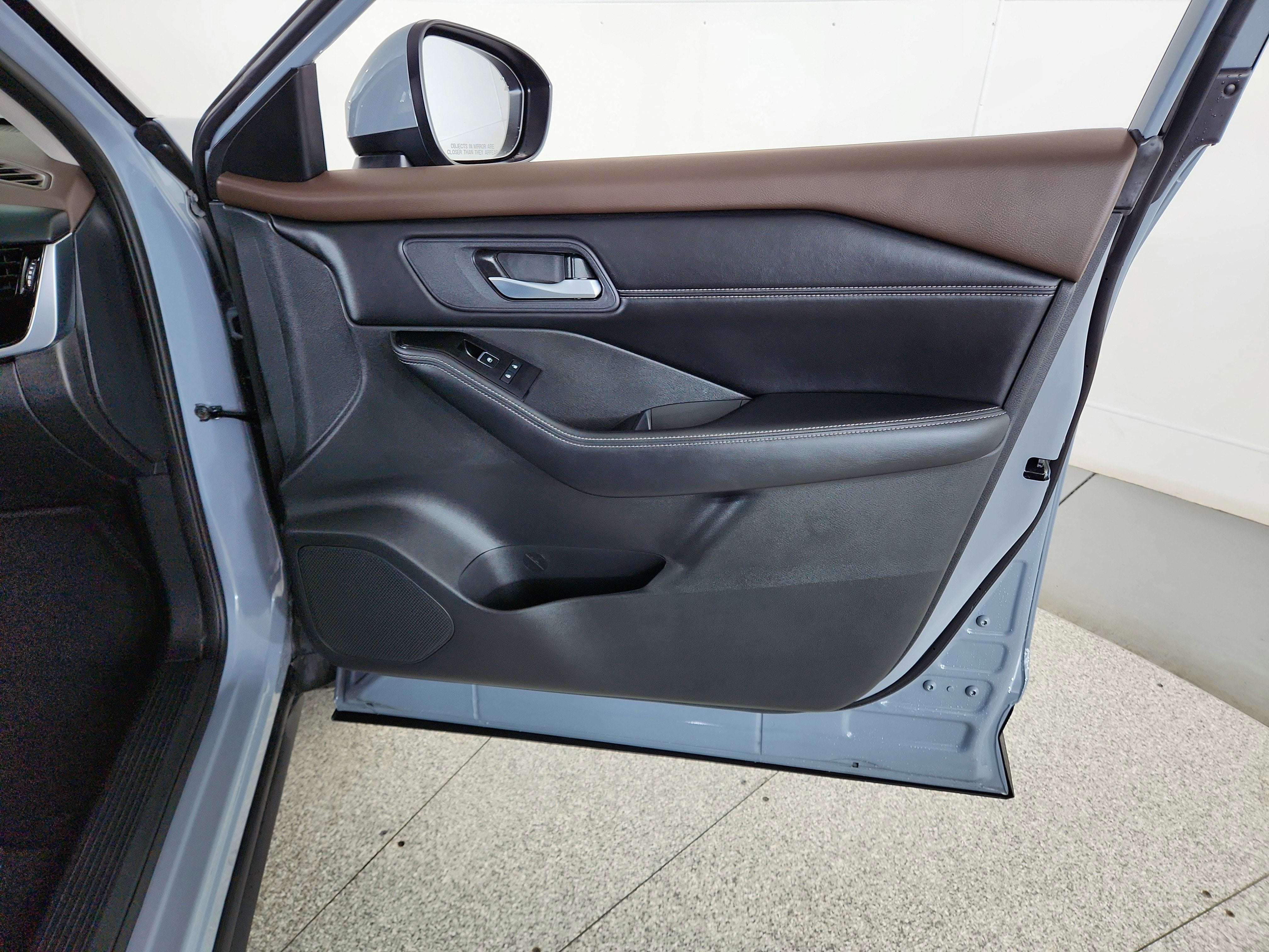 2023 Nissan Rogue SL FWD