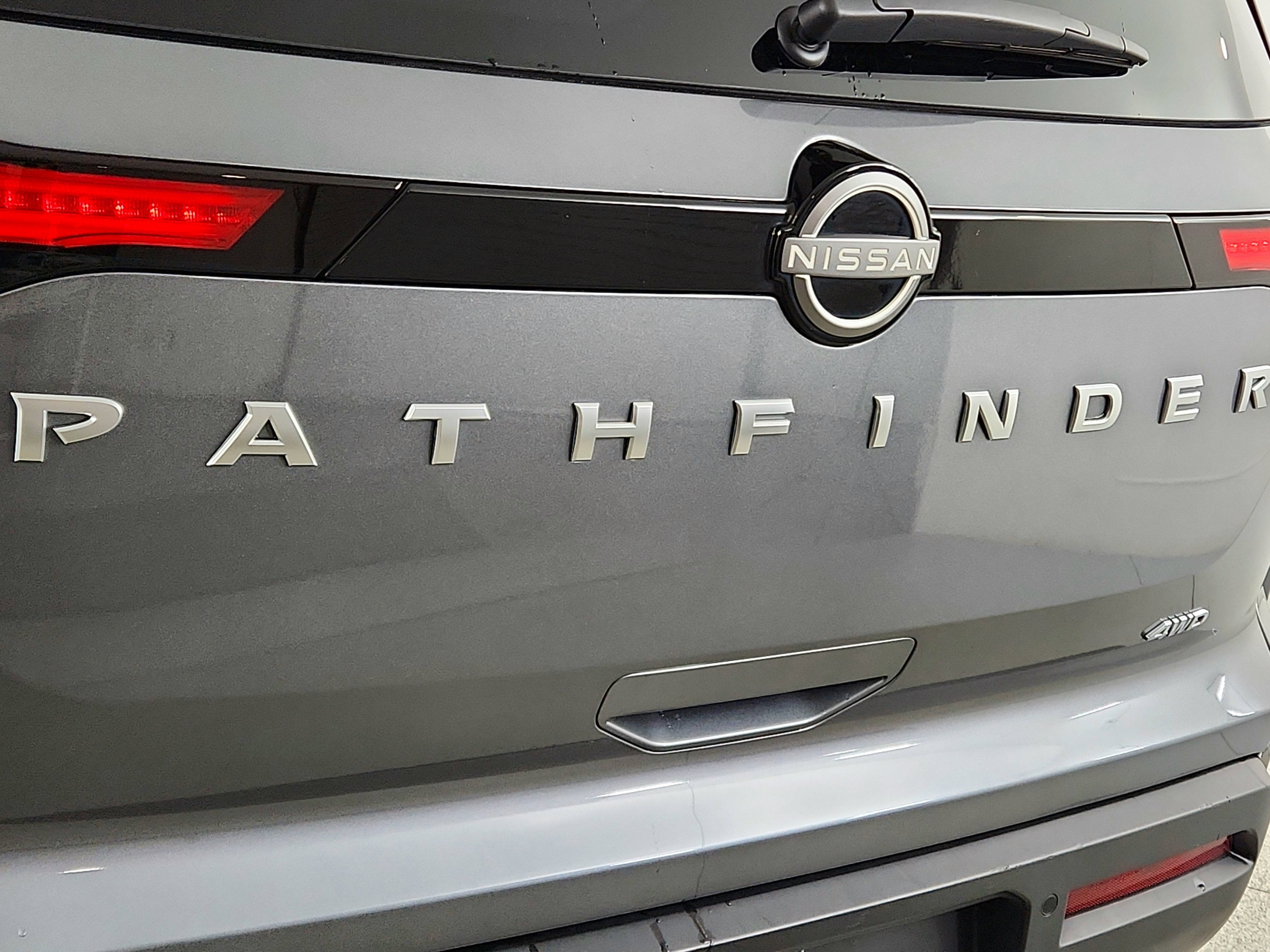 2025 Nissan Pathfinder SV 4WD