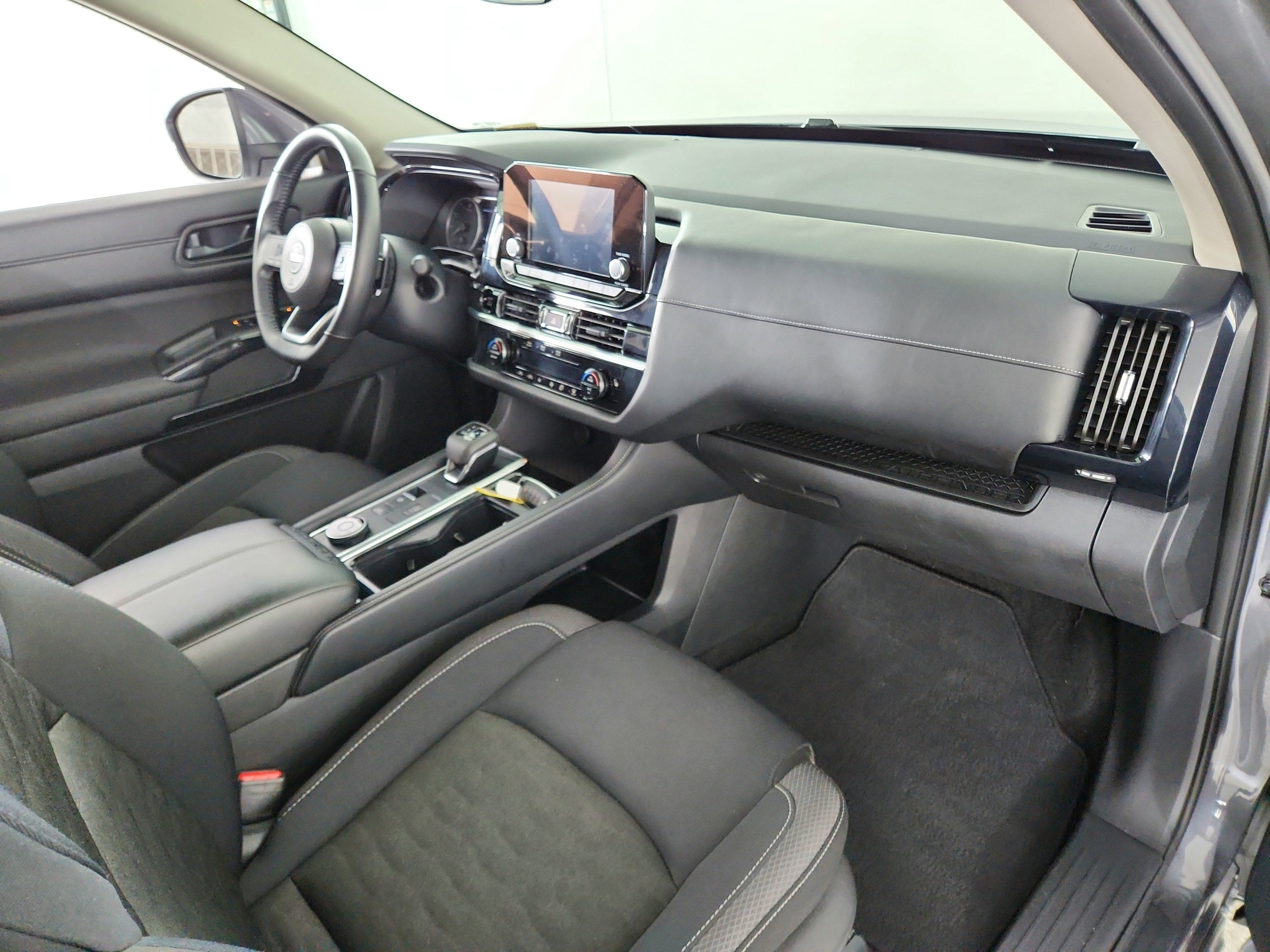 2025 Nissan Pathfinder SV 4WD