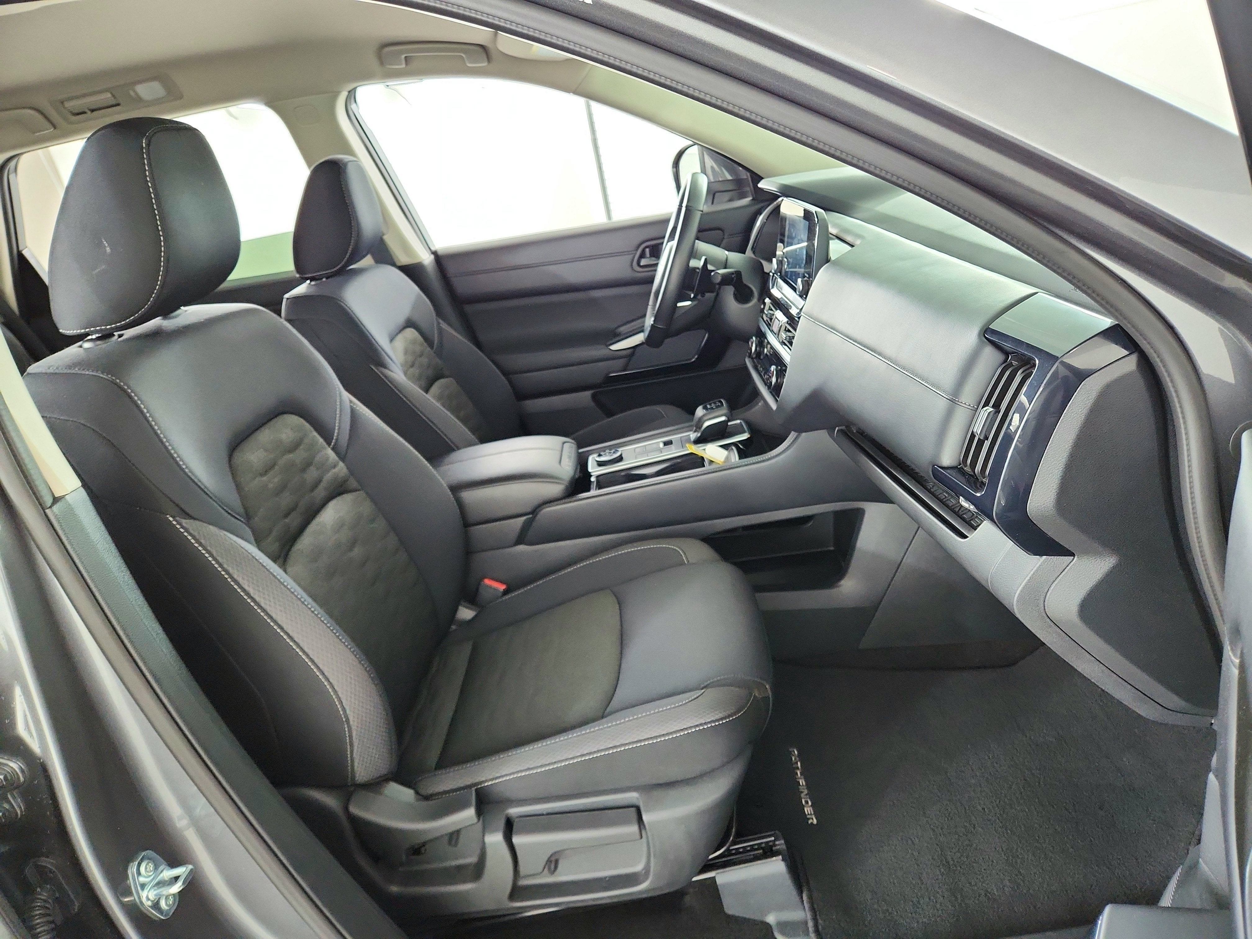 2025 Nissan Pathfinder SV 4WD