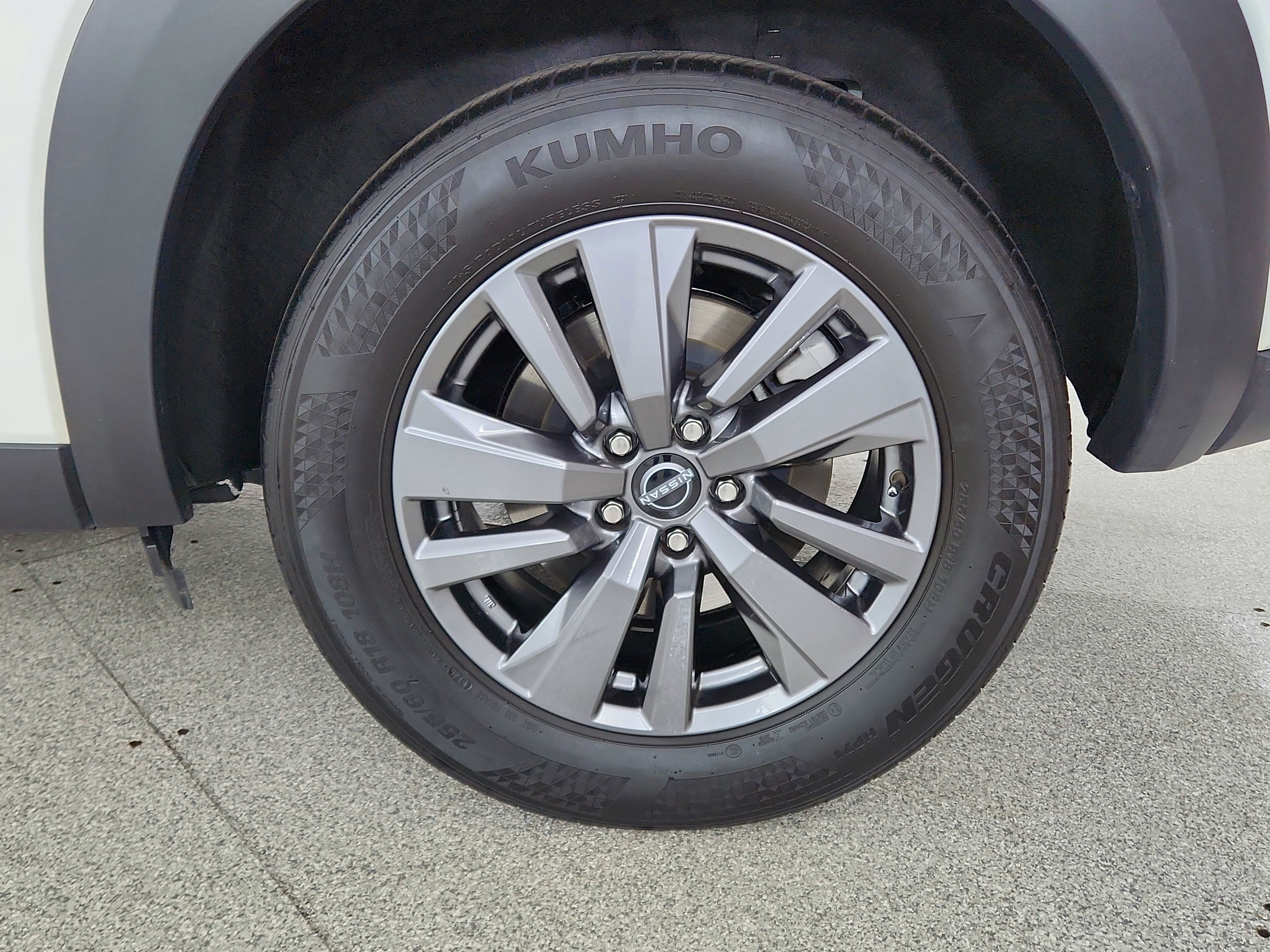 2025 Nissan Pathfinder SV 4WD