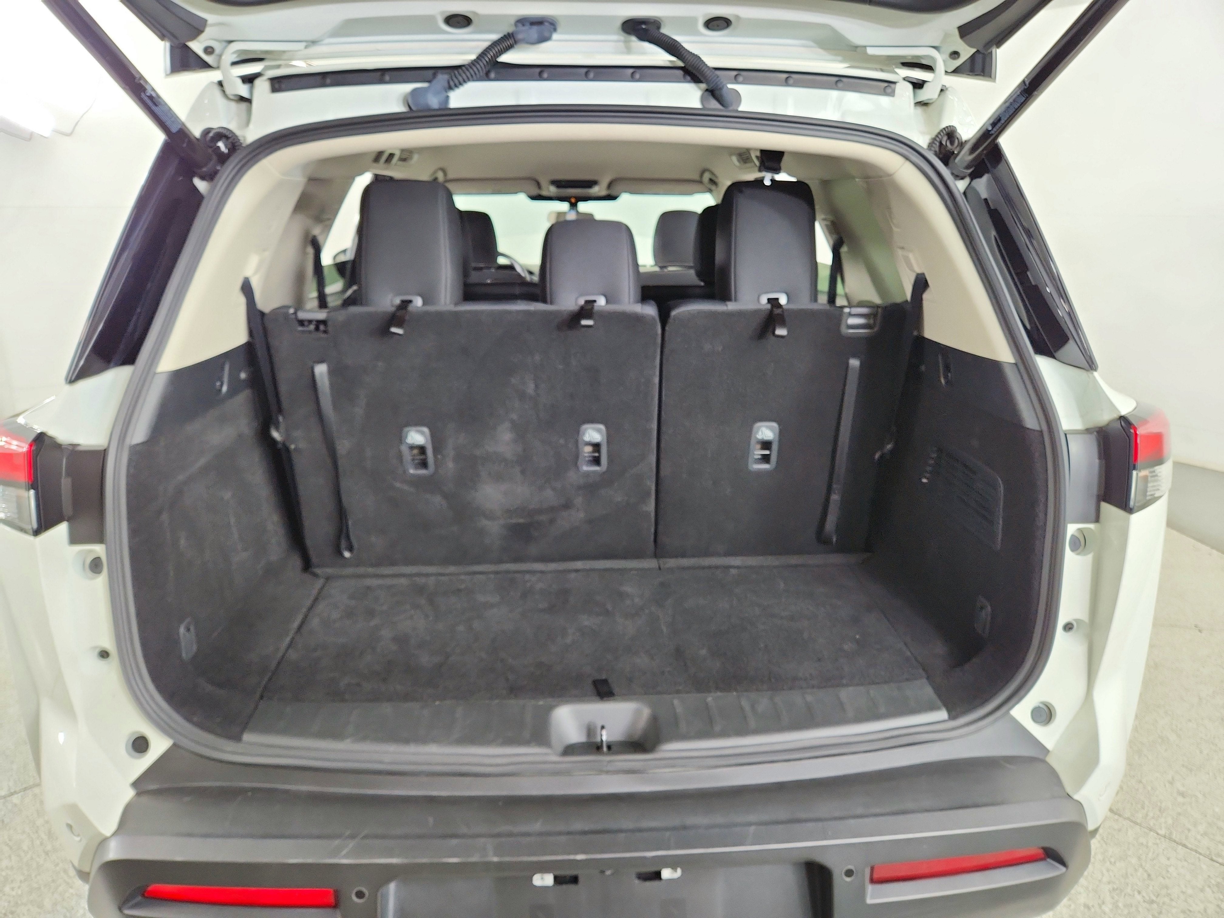 2025 Nissan Pathfinder SV 4WD