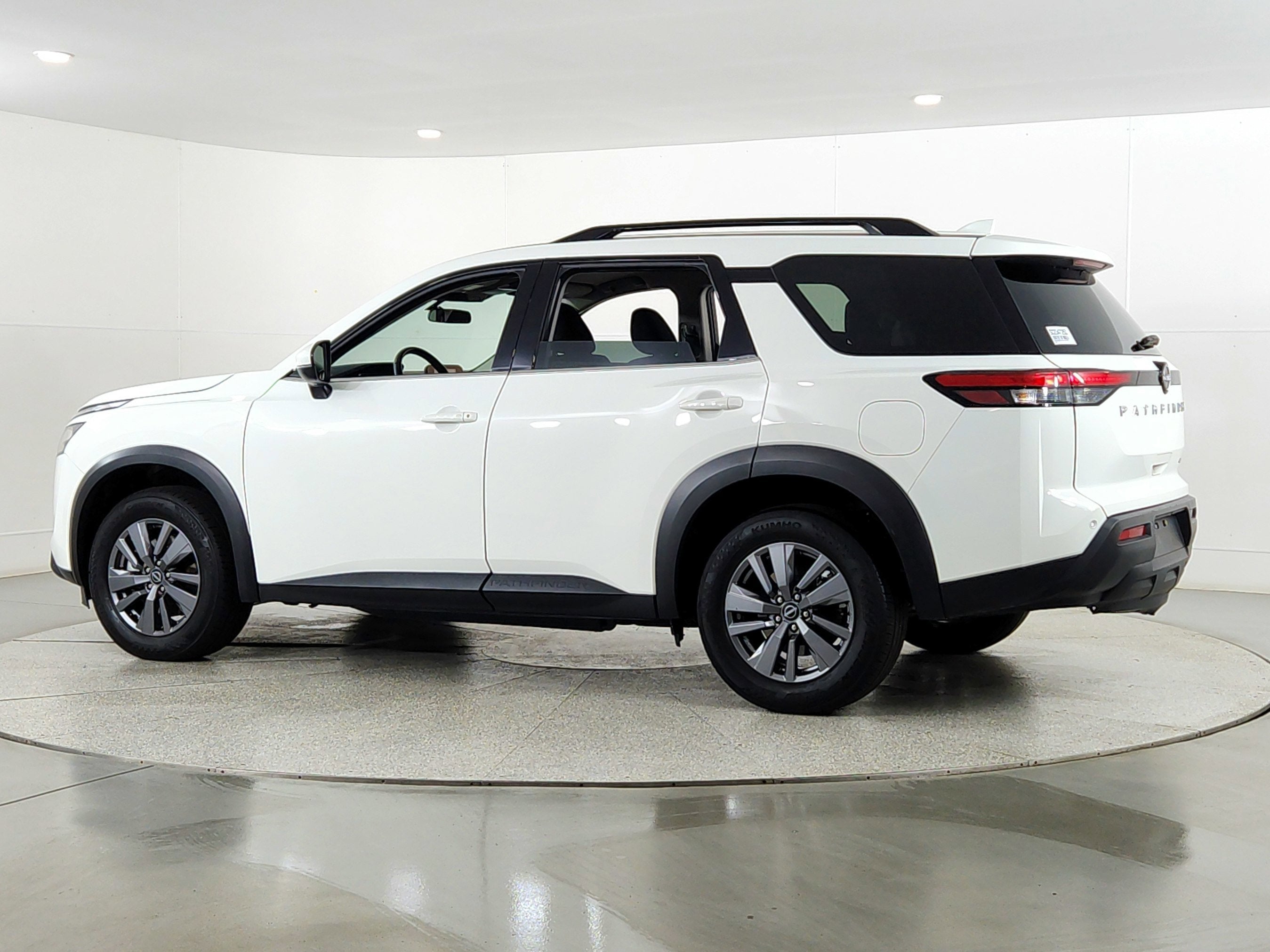 2025 Nissan Pathfinder SV 4WD