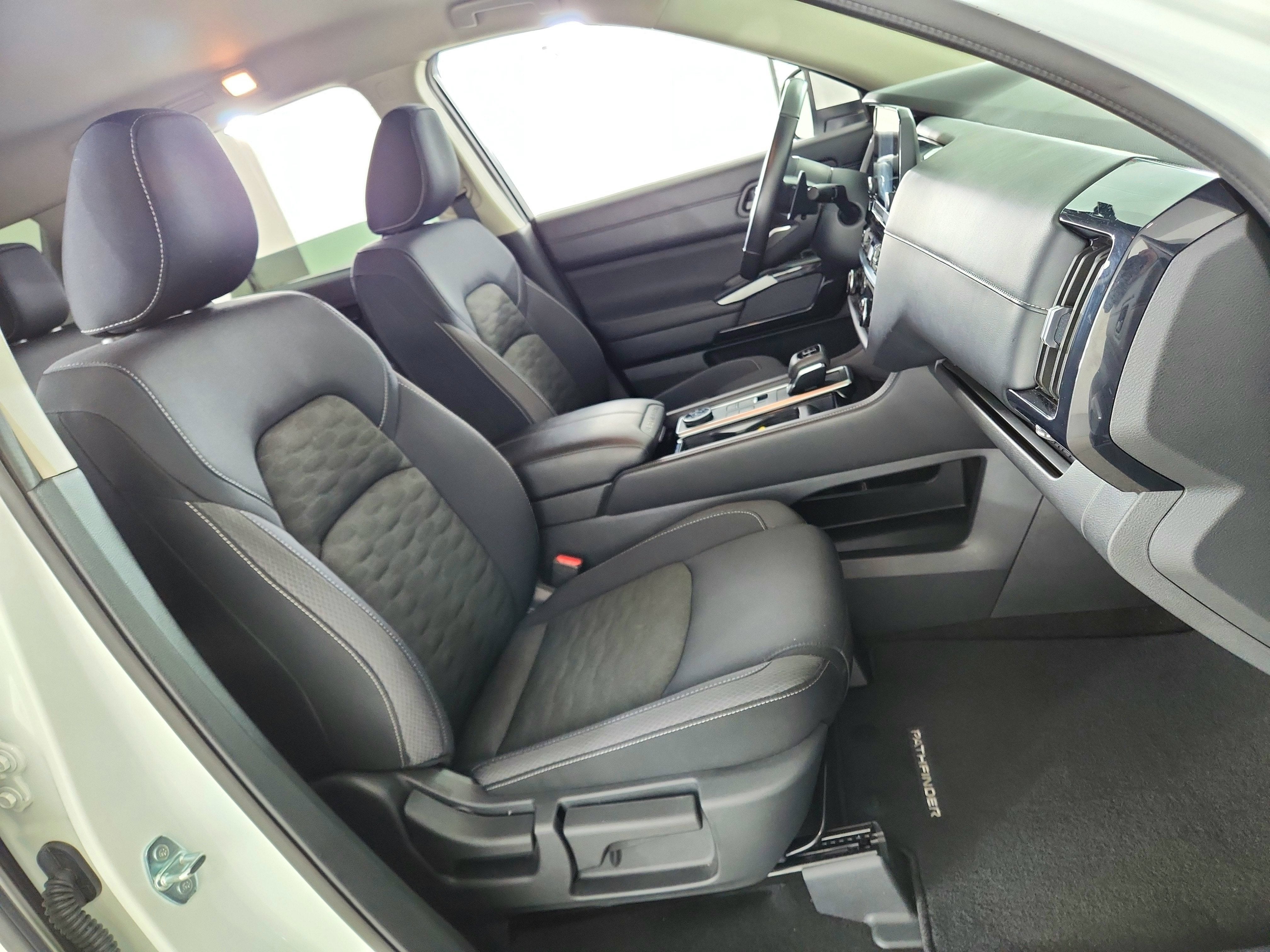 2025 Nissan Pathfinder SV 4WD