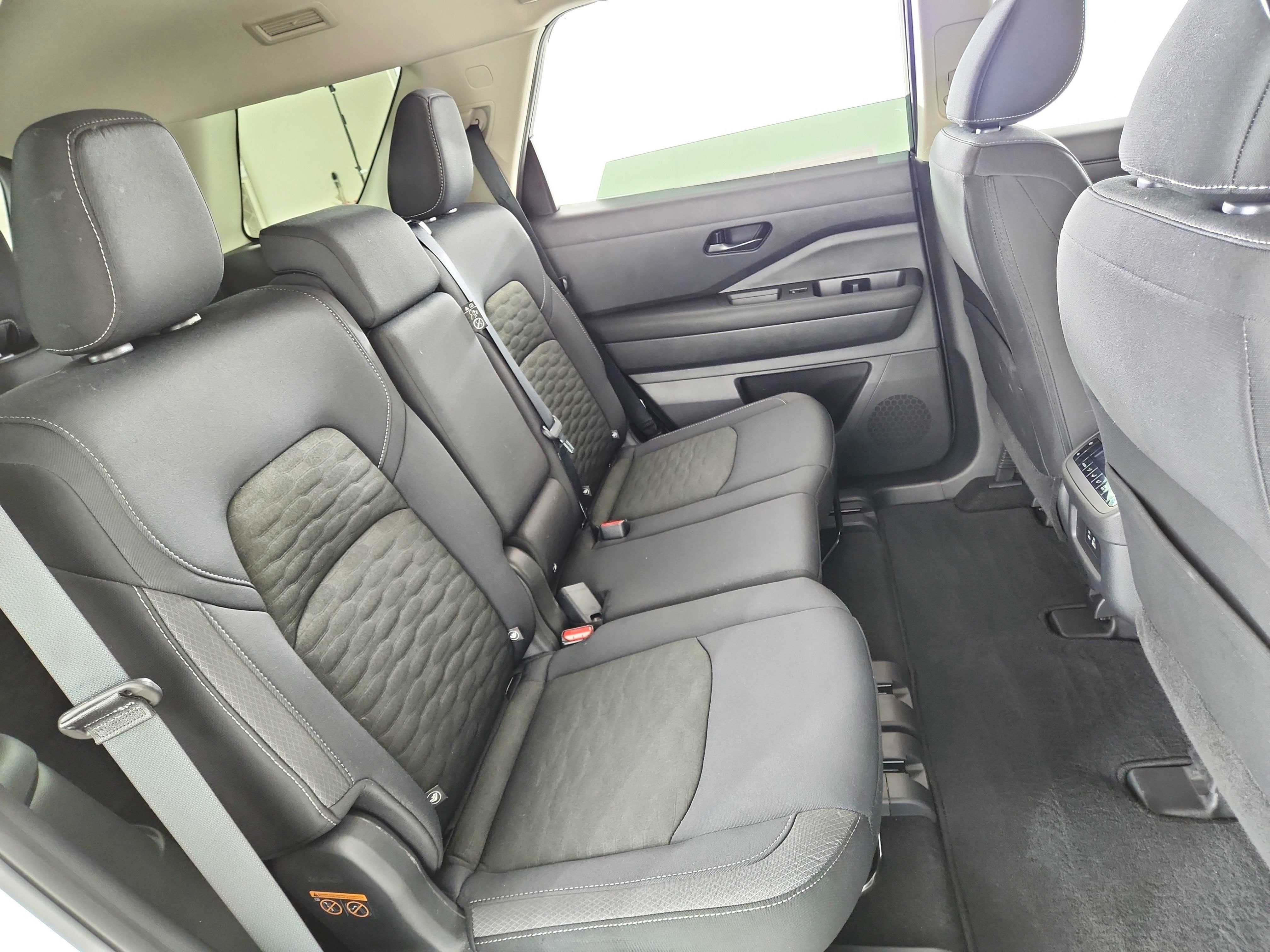 2025 Nissan Pathfinder SV 4WD