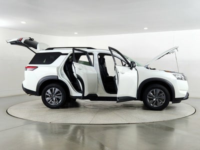 2025 Nissan Pathfinder SV 4WD