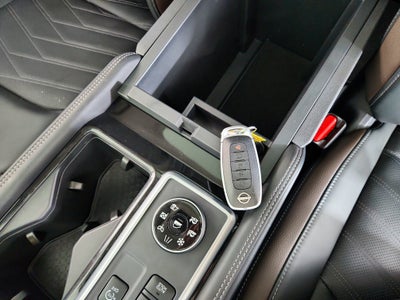 2025 Nissan Pathfinder Platinum 4WD
