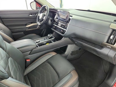 2025 Nissan Pathfinder Platinum 4WD