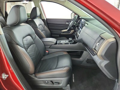 2025 Nissan Pathfinder Platinum 4WD