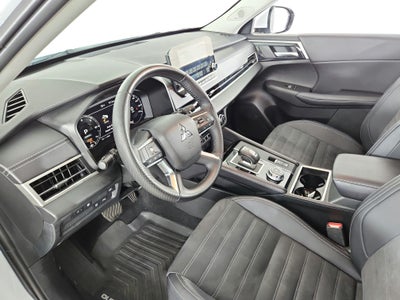 2024 Mitsubishi Outlander Plug-In Hybrid Base