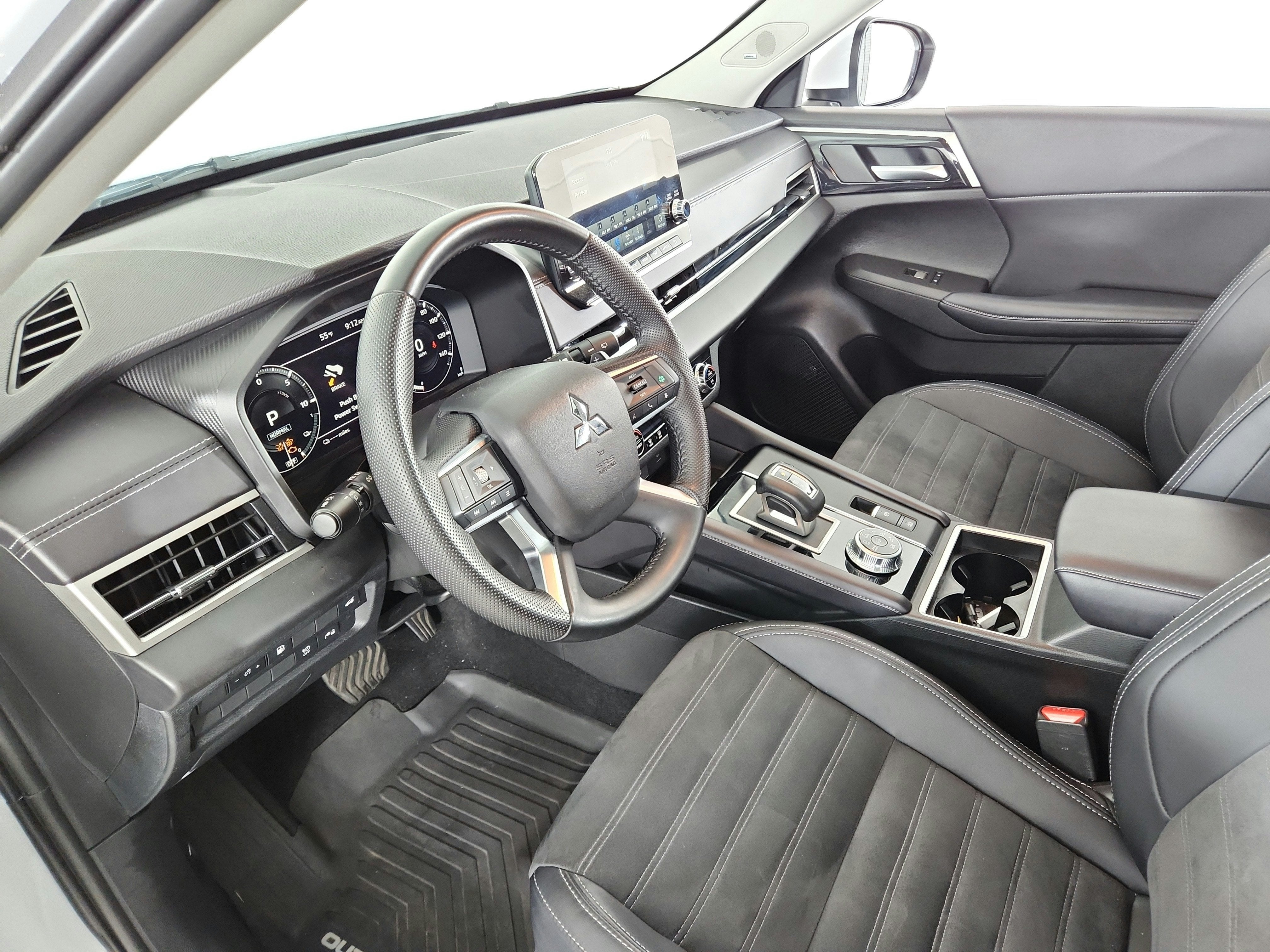 2024 Mitsubishi Outlander Plug-In Hybrid Base