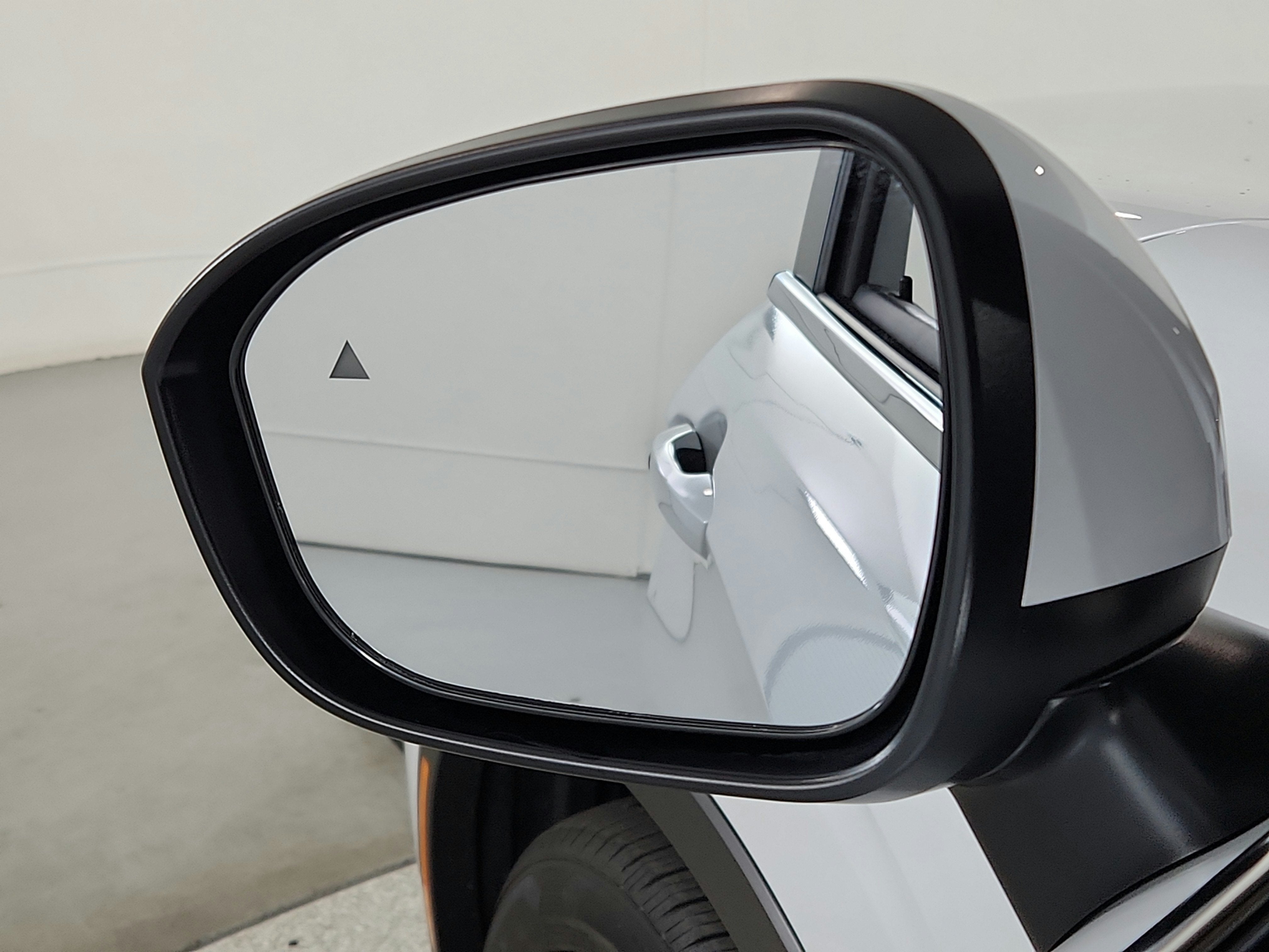 2024 Mitsubishi Outlander Plug-In Hybrid Base