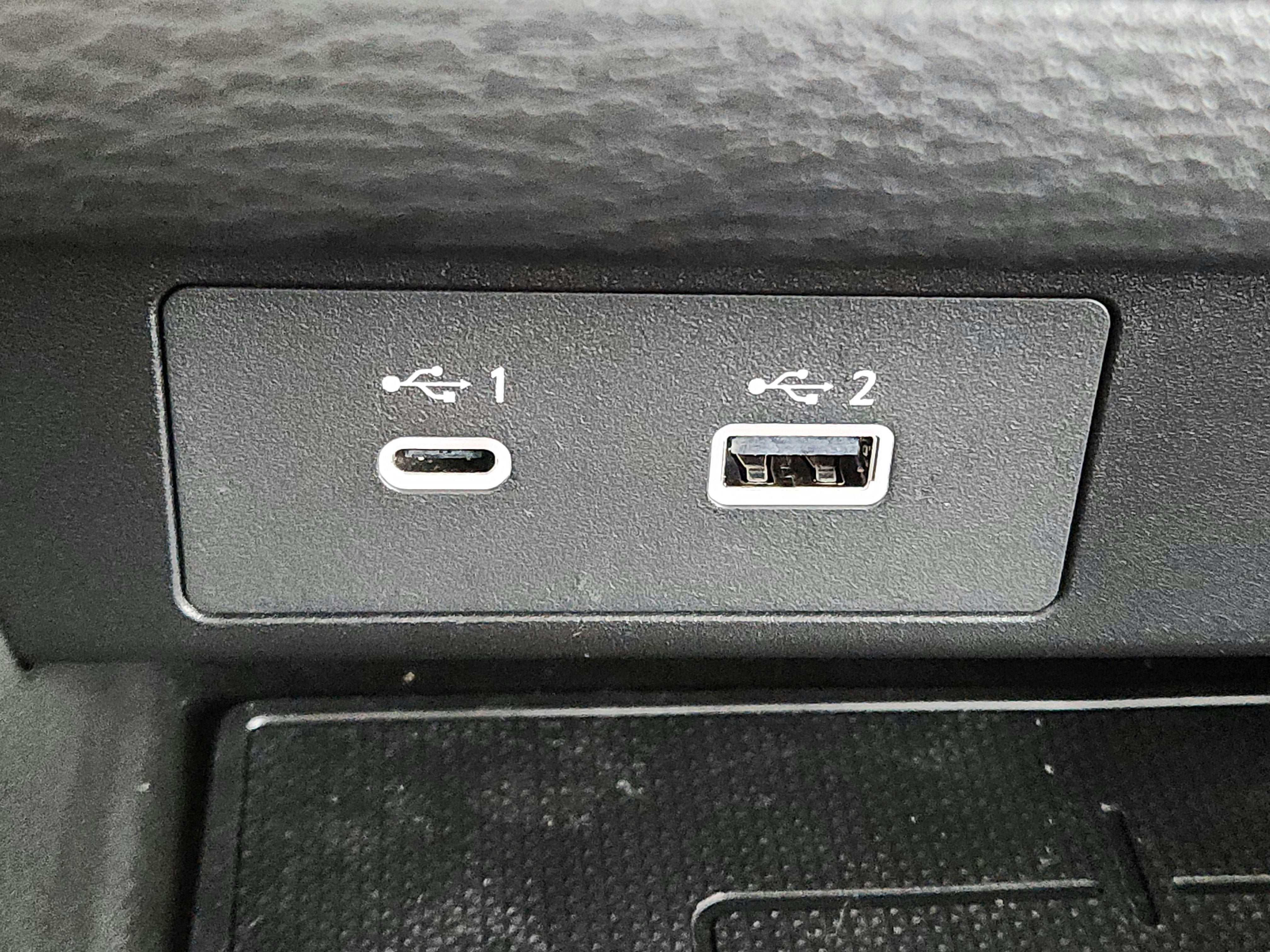 2024 Mitsubishi Outlander Plug-In Hybrid Base