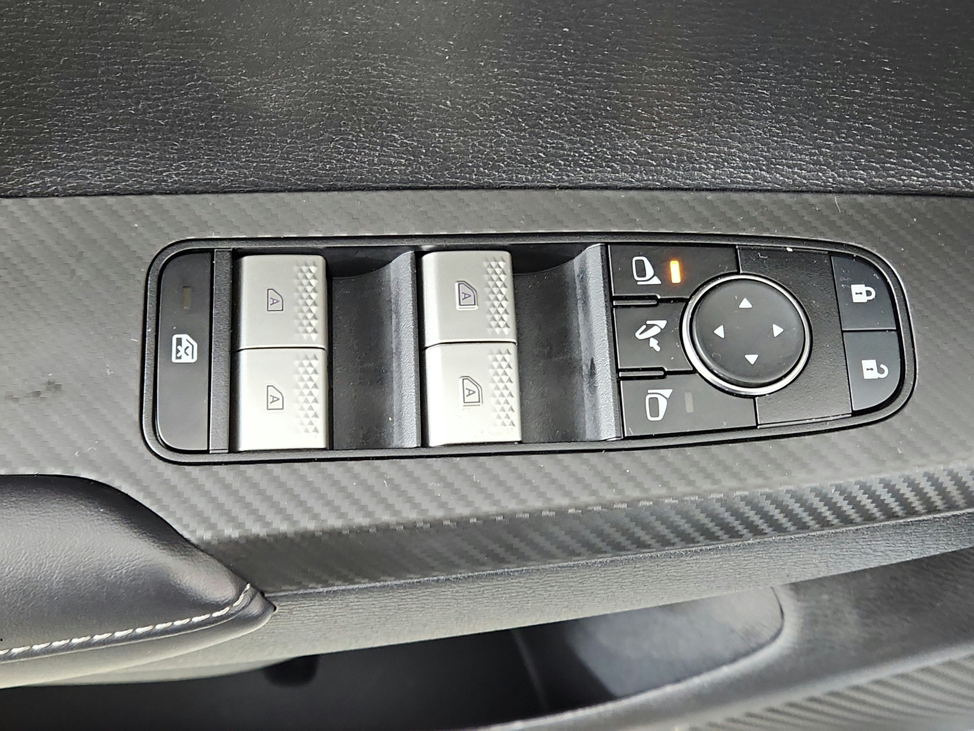 2024 Mitsubishi Outlander Plug-In Hybrid Base