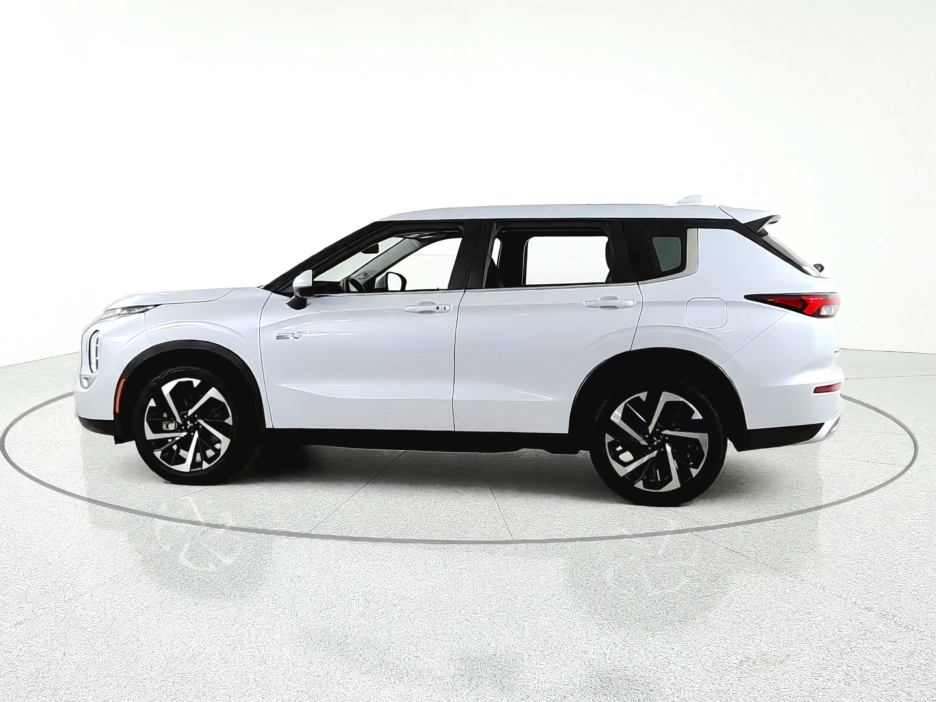 2024 Mitsubishi Outlander Plug-In Hybrid Base