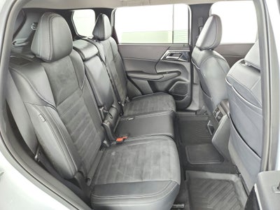 2024 Mitsubishi Outlander Plug-In Hybrid Base