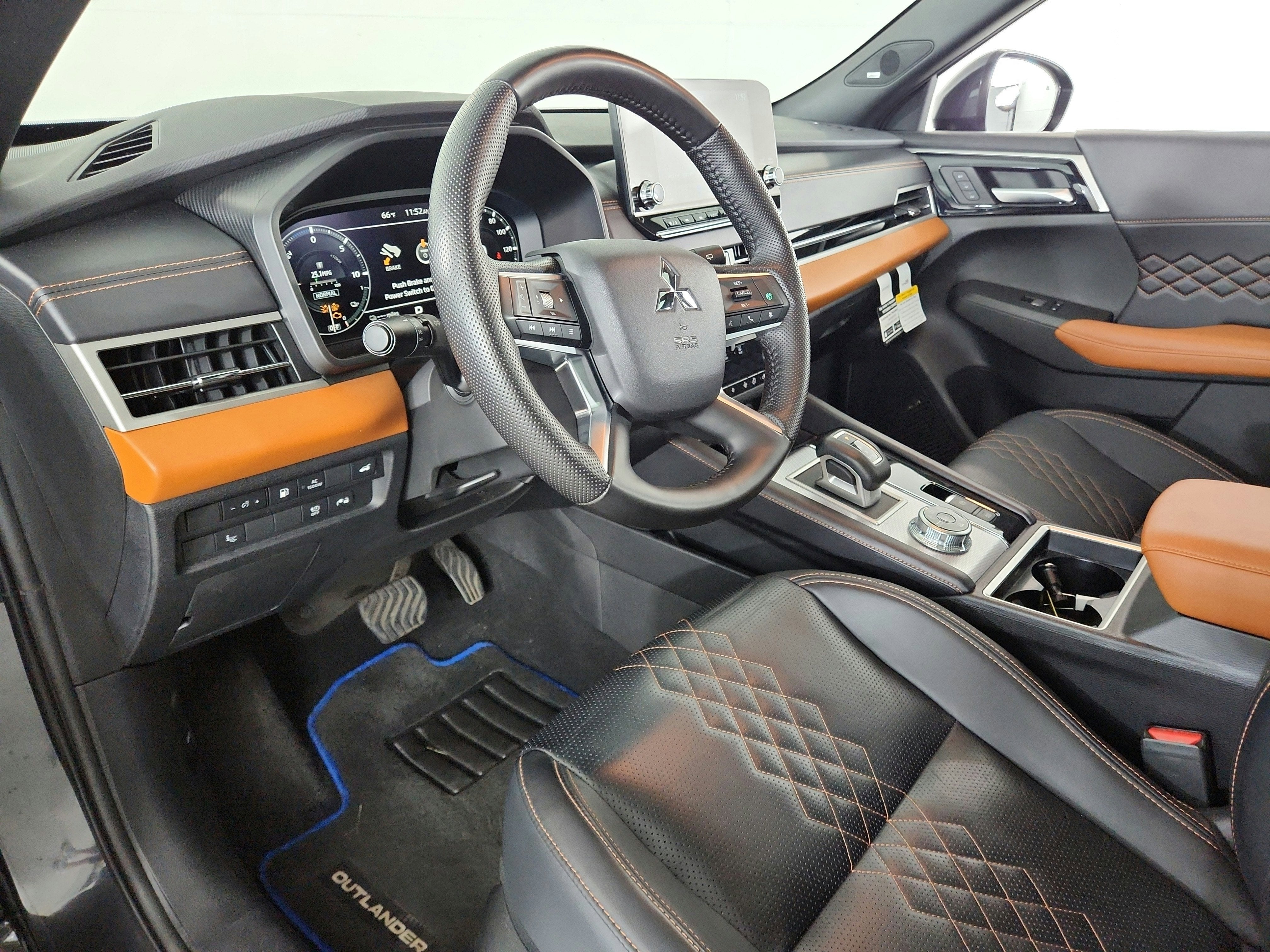 2025 Mitsubishi Outlander Plug-In Hybrid Base