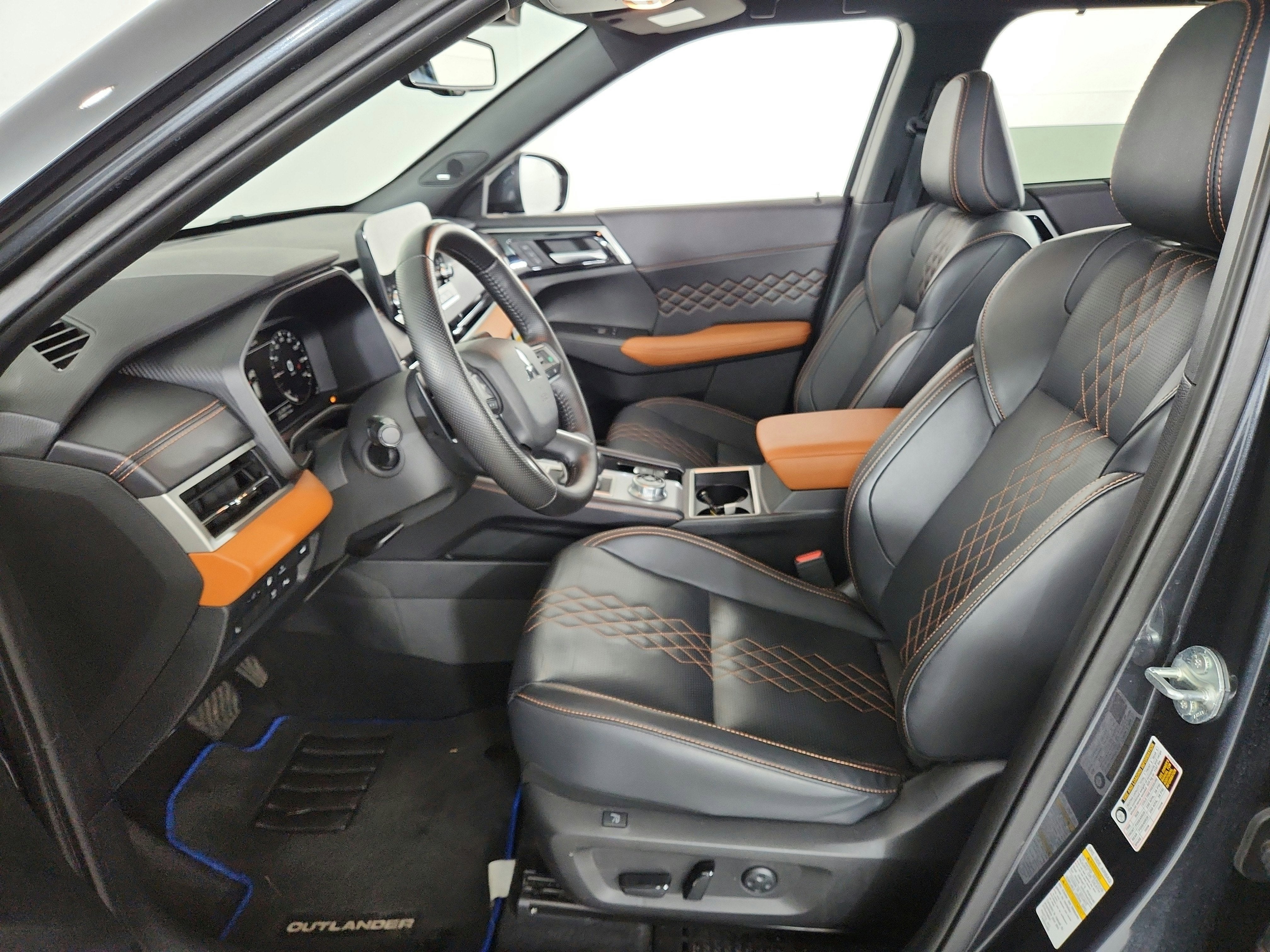 2025 Mitsubishi Outlander Plug-In Hybrid Base