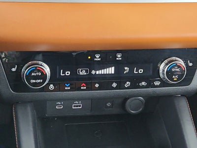 2025 Mitsubishi Outlander Plug-In Hybrid Base
