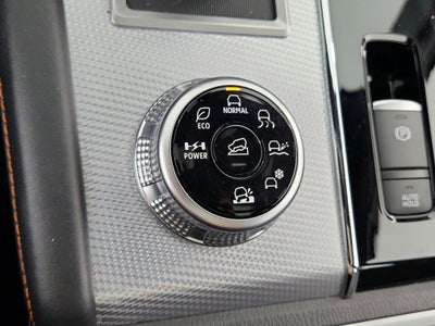 2025 Mitsubishi Outlander Plug-In Hybrid Base