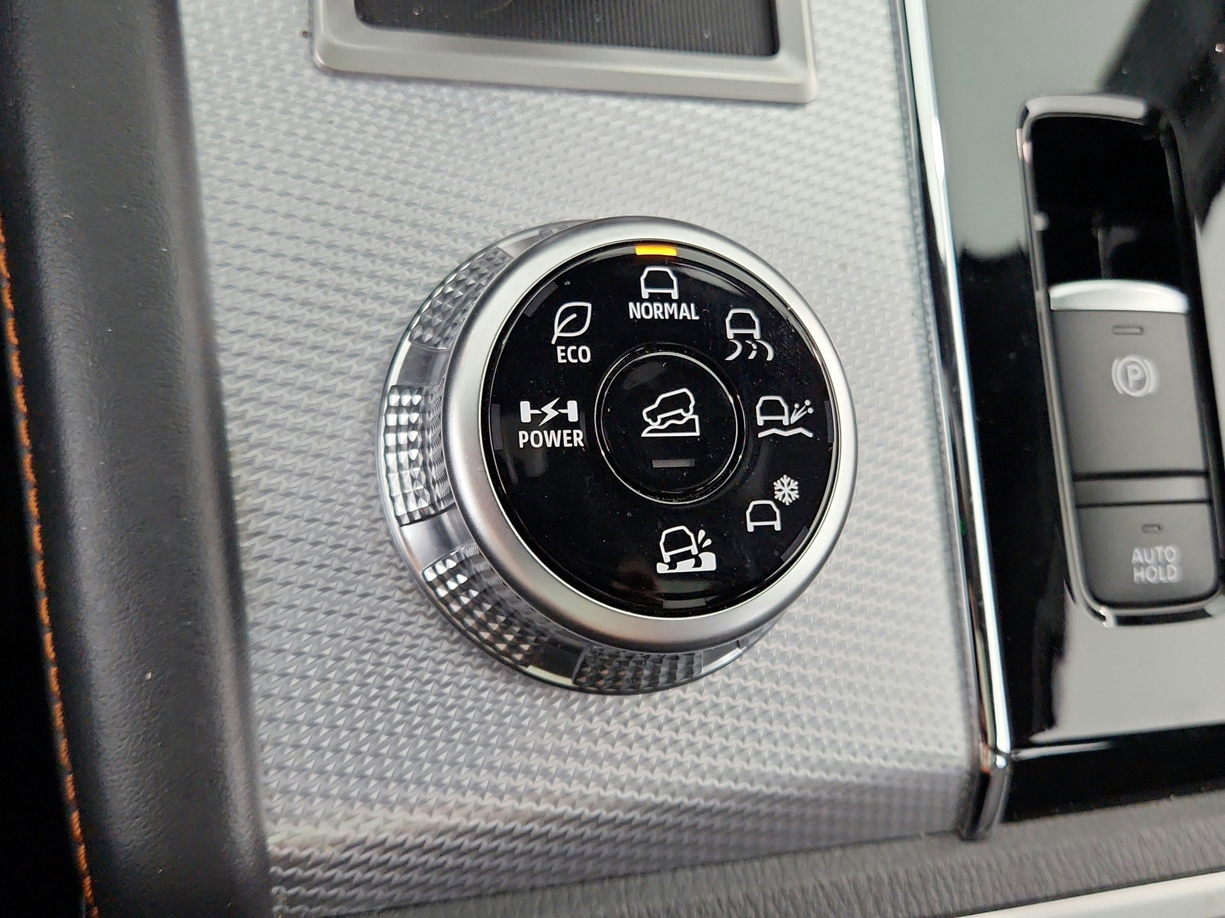 2025 Mitsubishi Outlander Plug-In Hybrid Base