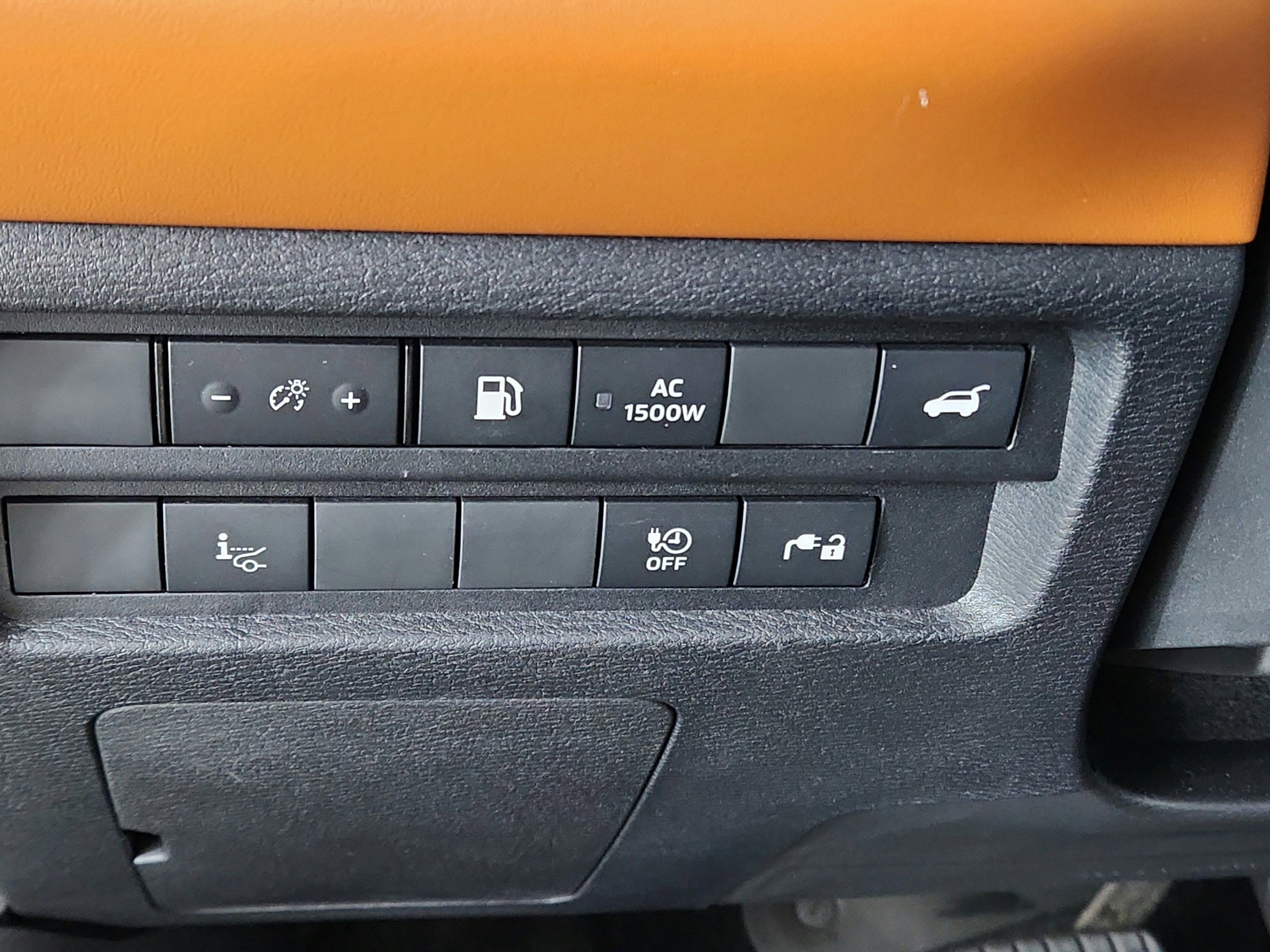 2025 Mitsubishi Outlander Plug-In Hybrid Base
