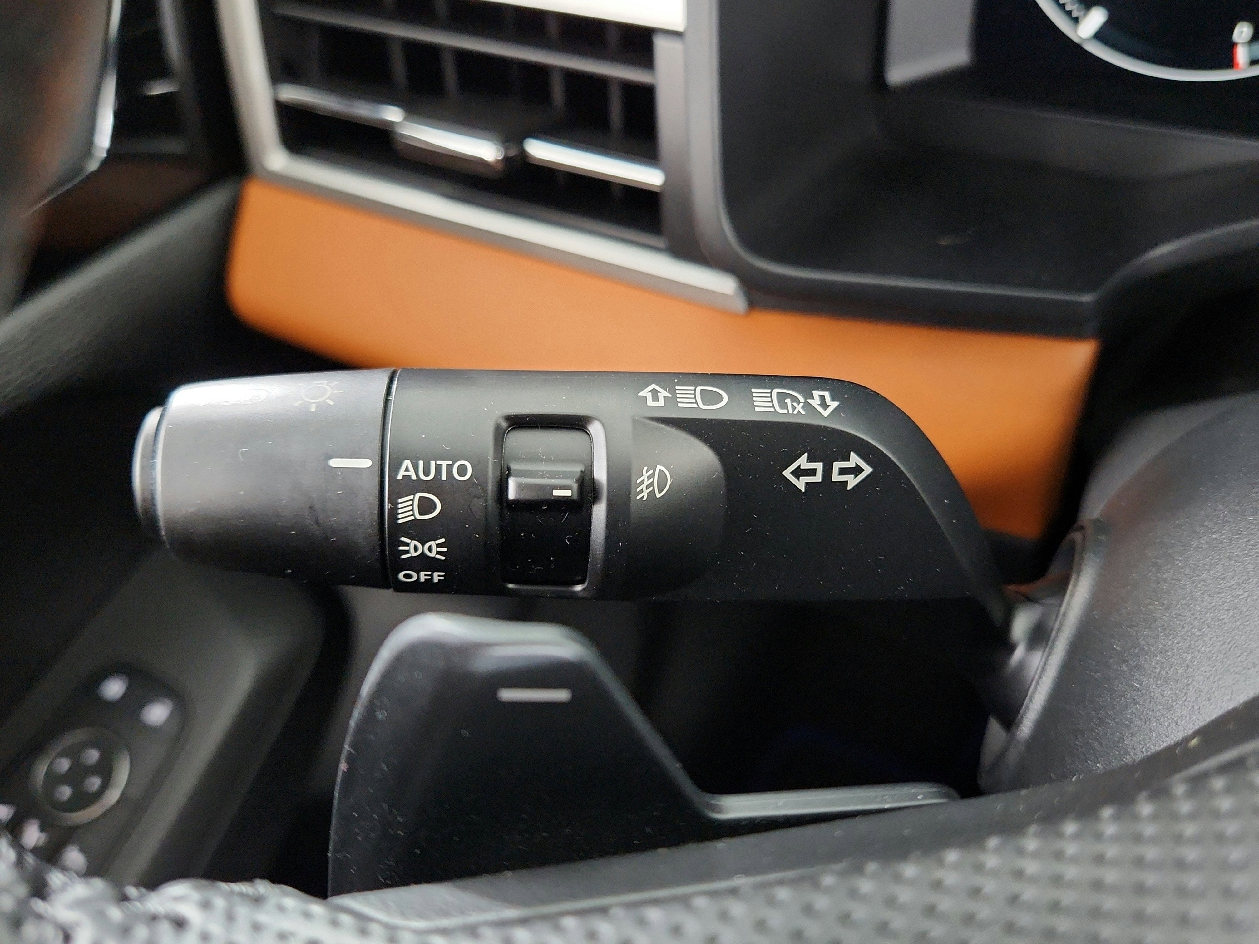 2025 Mitsubishi Outlander Plug-In Hybrid Base