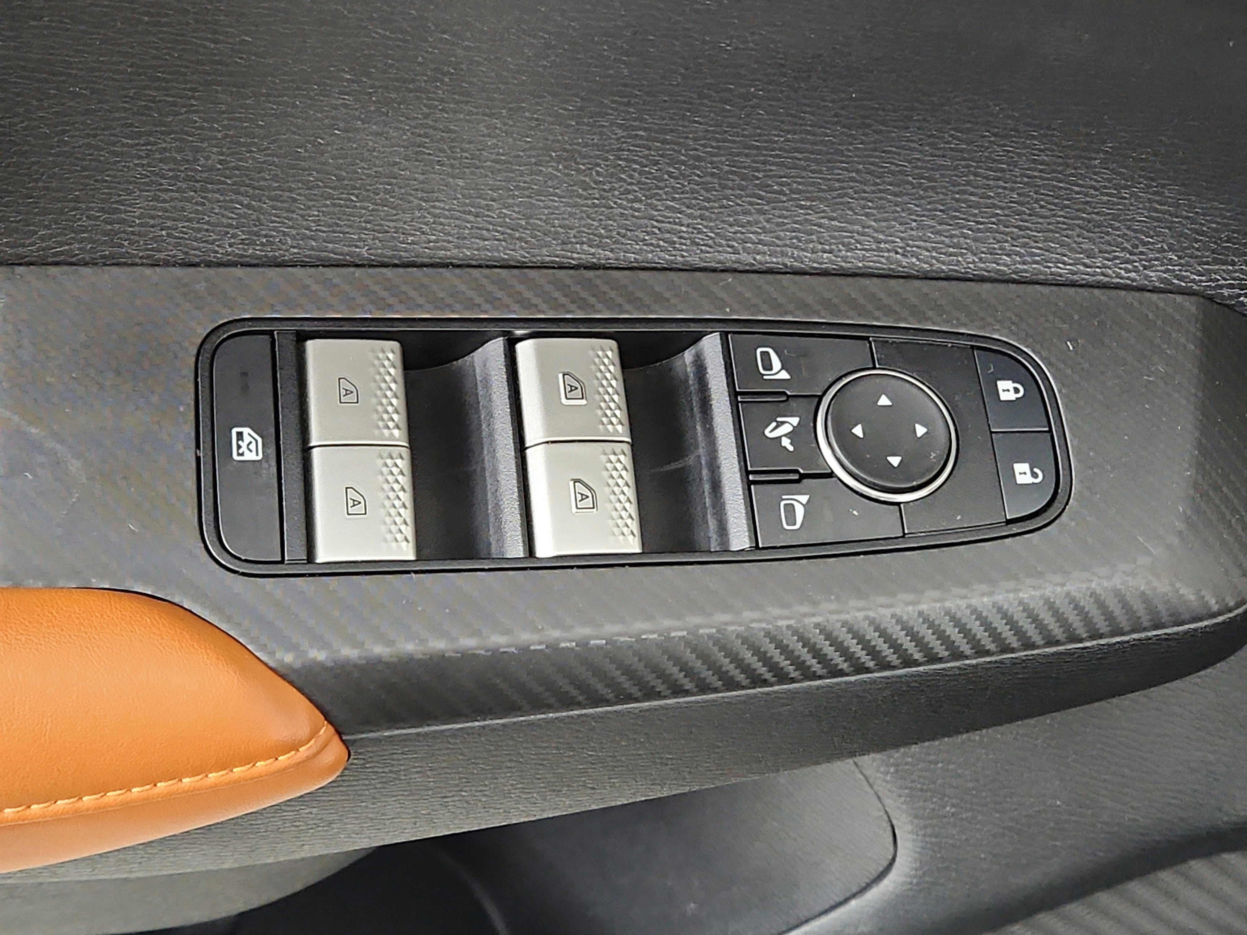 2025 Mitsubishi Outlander Plug-In Hybrid Base