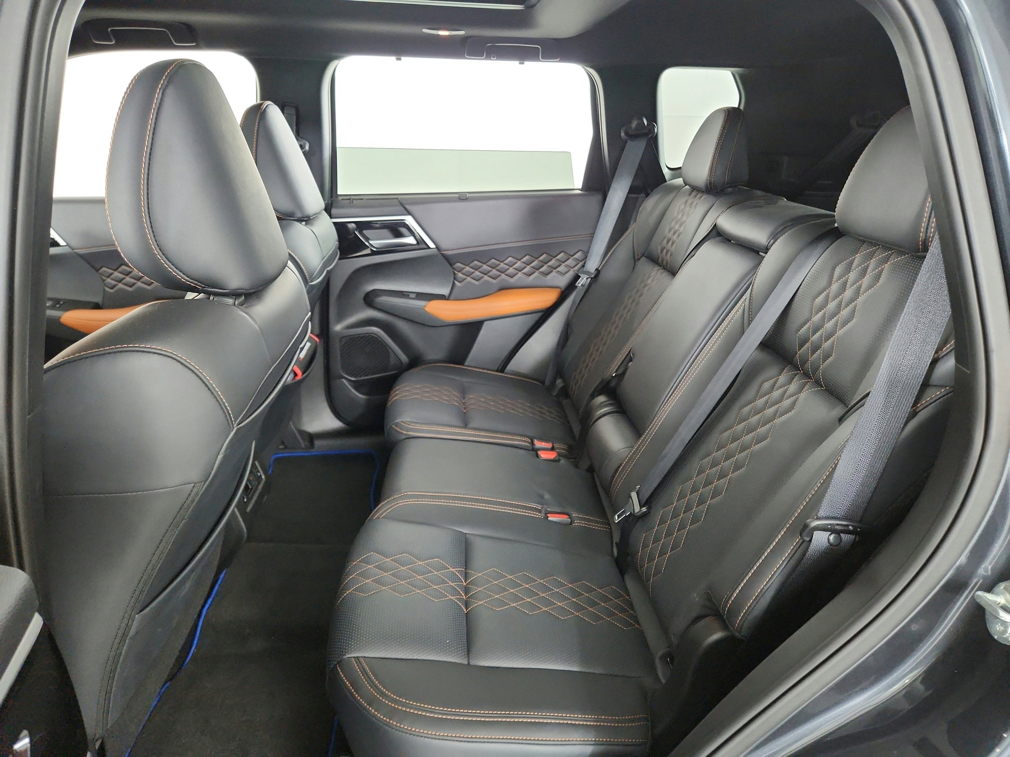 2025 Mitsubishi Outlander Plug-In Hybrid Base