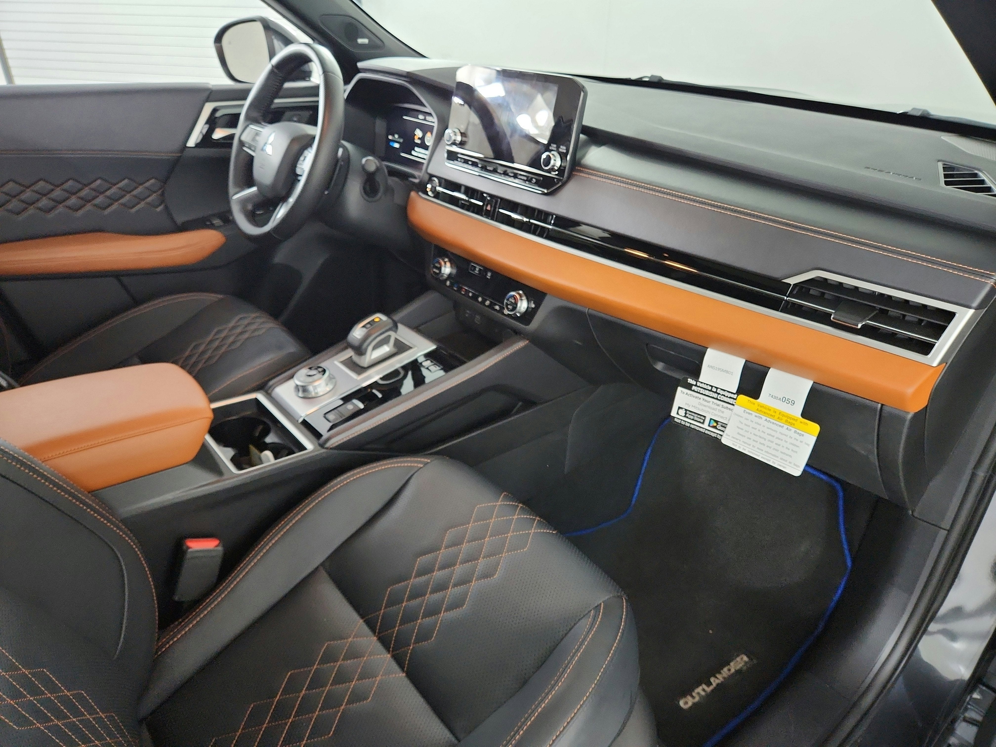 2025 Mitsubishi Outlander Plug-In Hybrid Base
