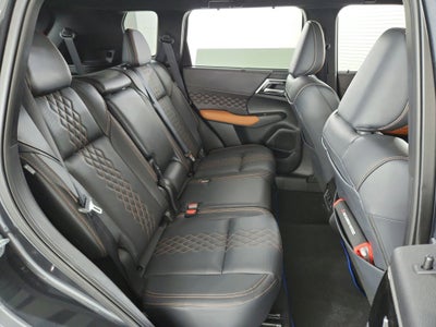 2025 Mitsubishi Outlander Plug-In Hybrid Base