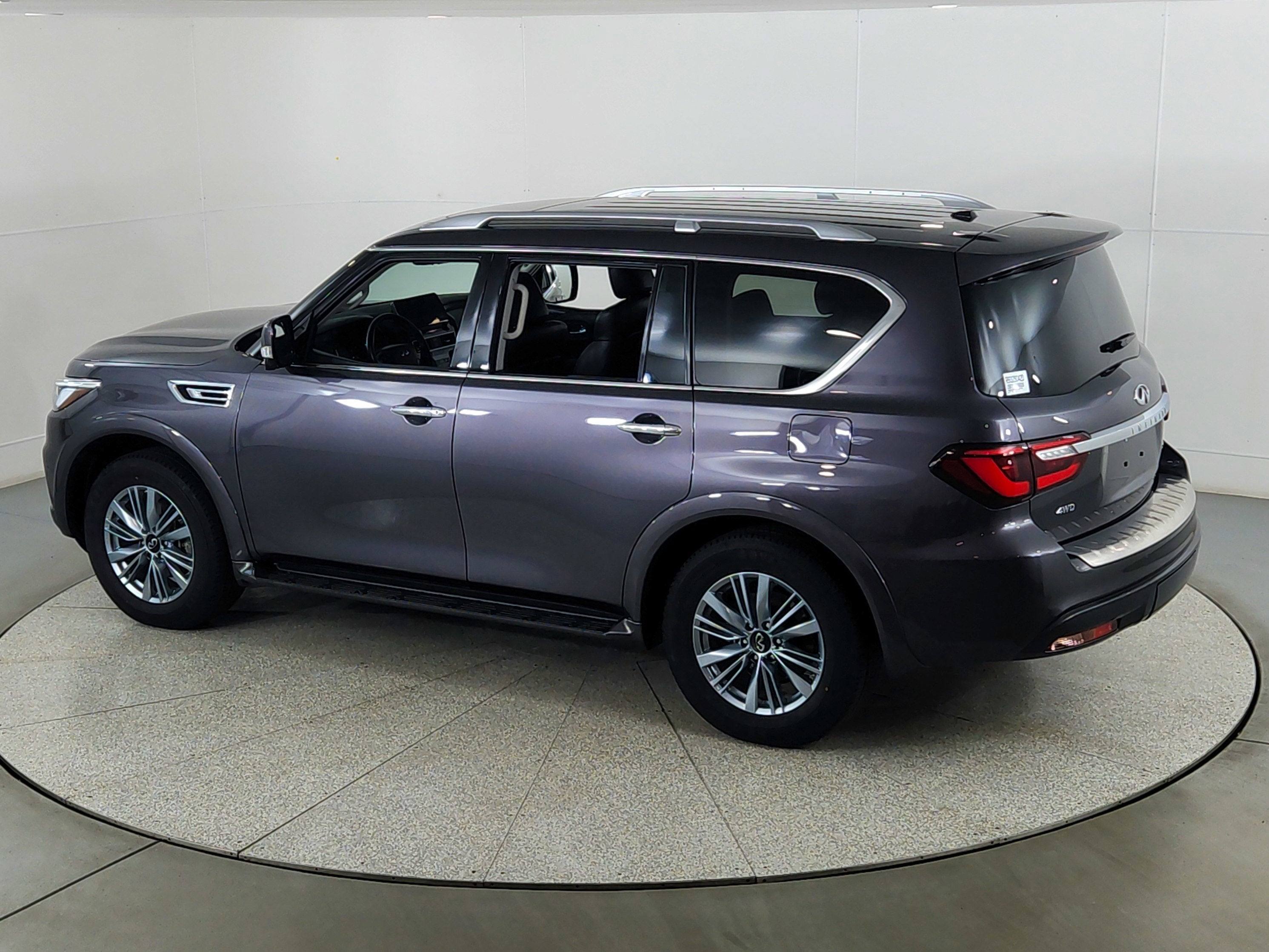 2024 INFINITI QX80 LUXE AWD
