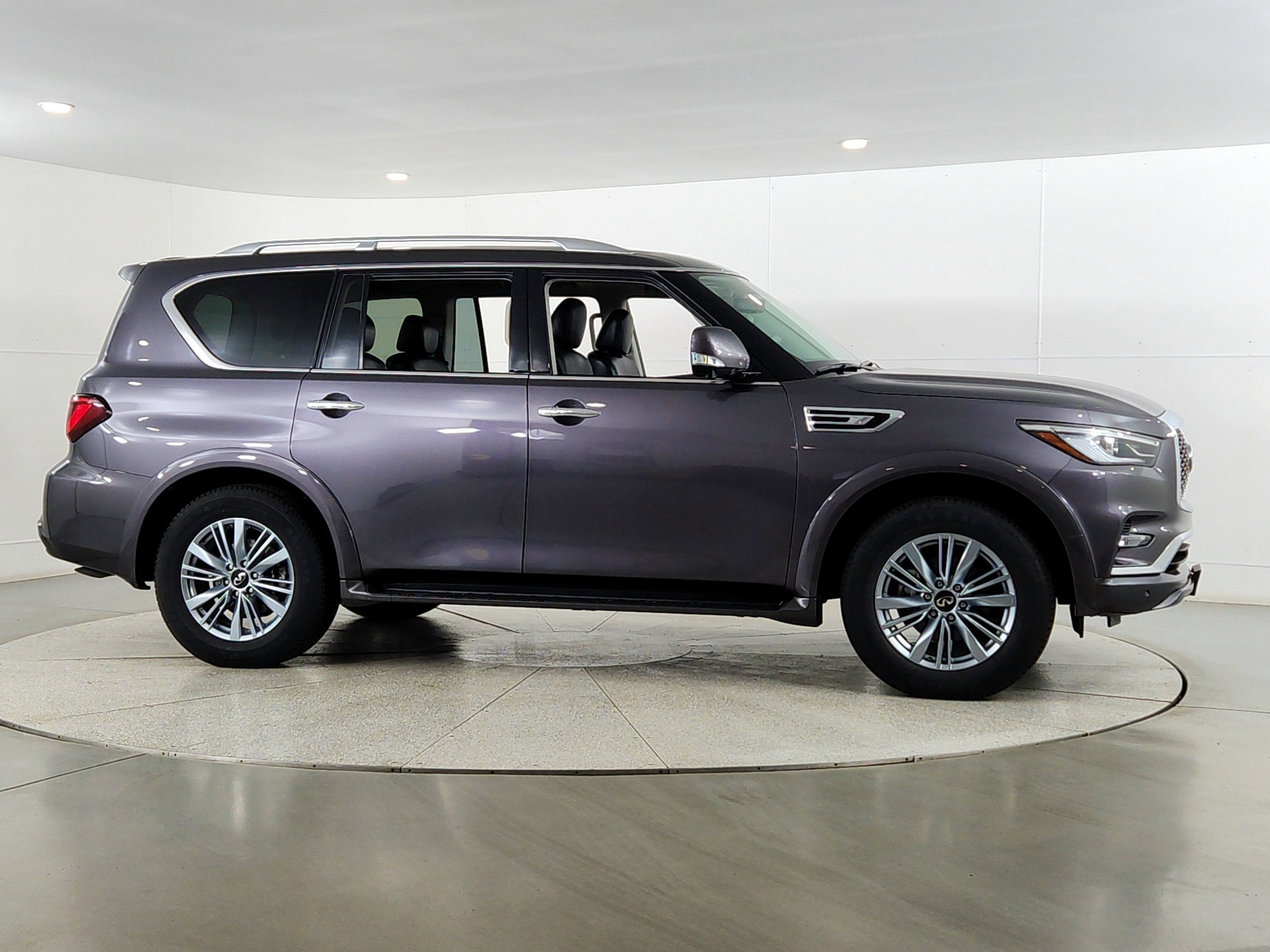 2024 INFINITI QX80 LUXE AWD