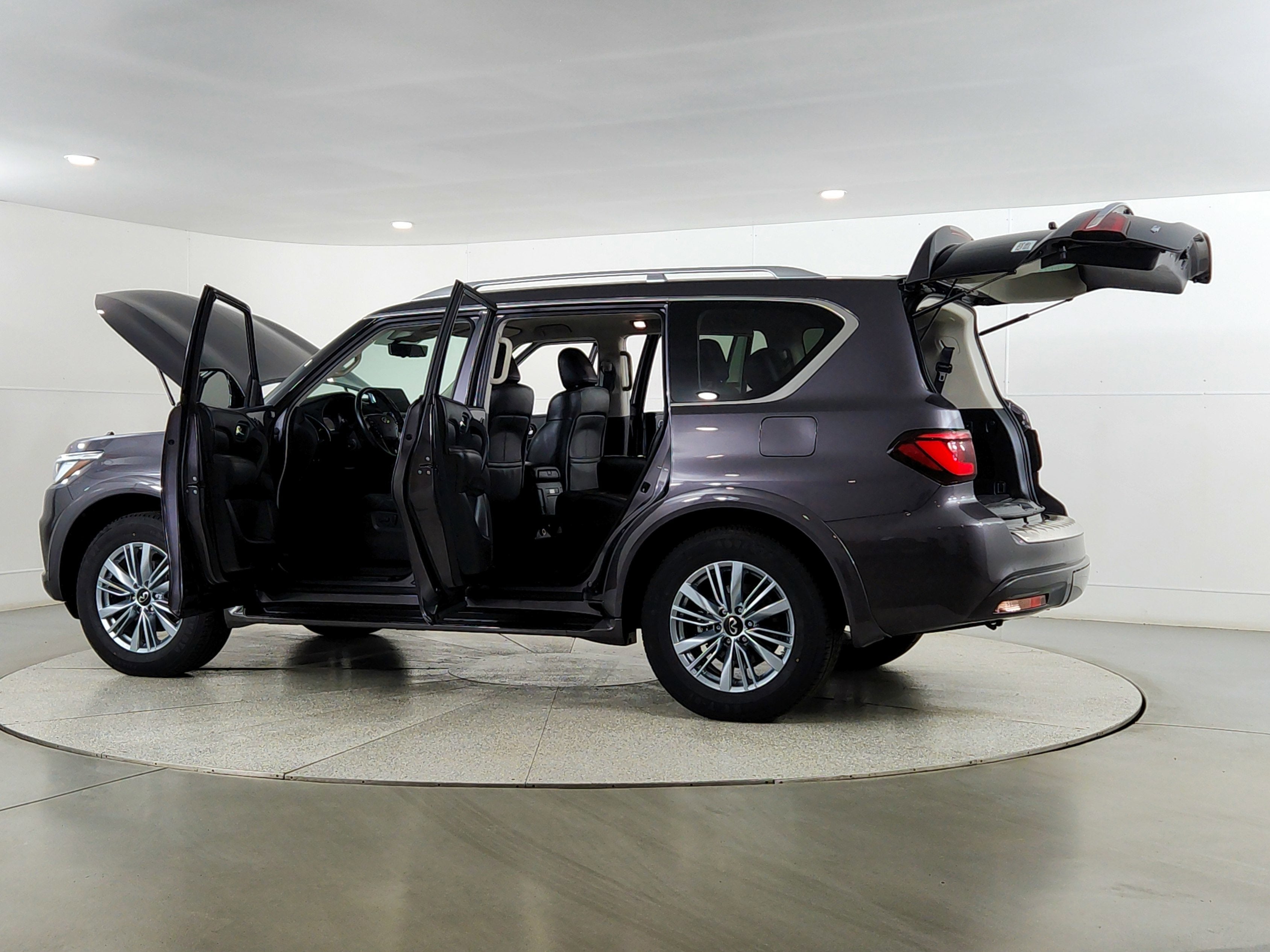 2024 INFINITI QX80 LUXE AWD