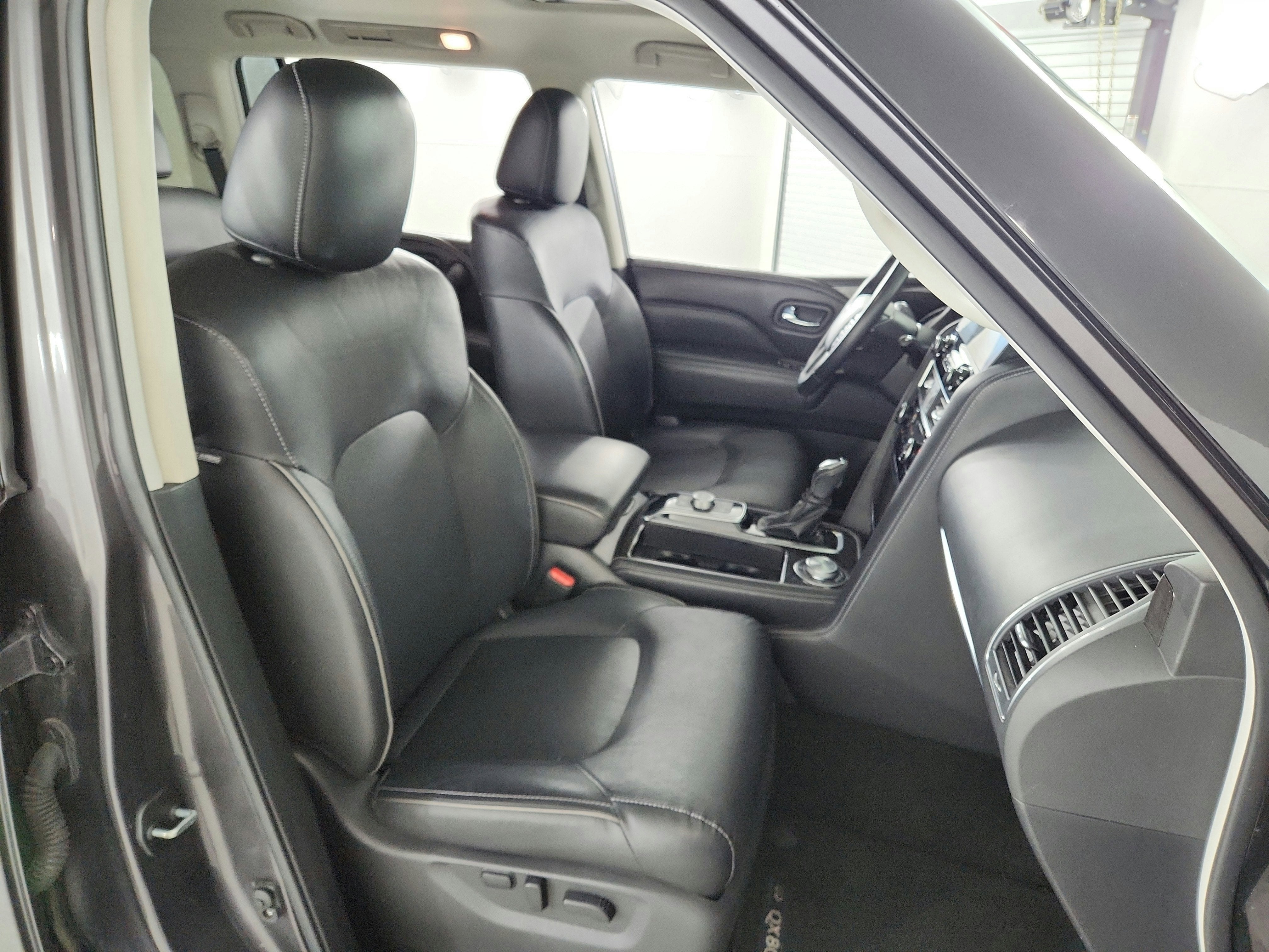 2024 INFINITI QX80 LUXE AWD