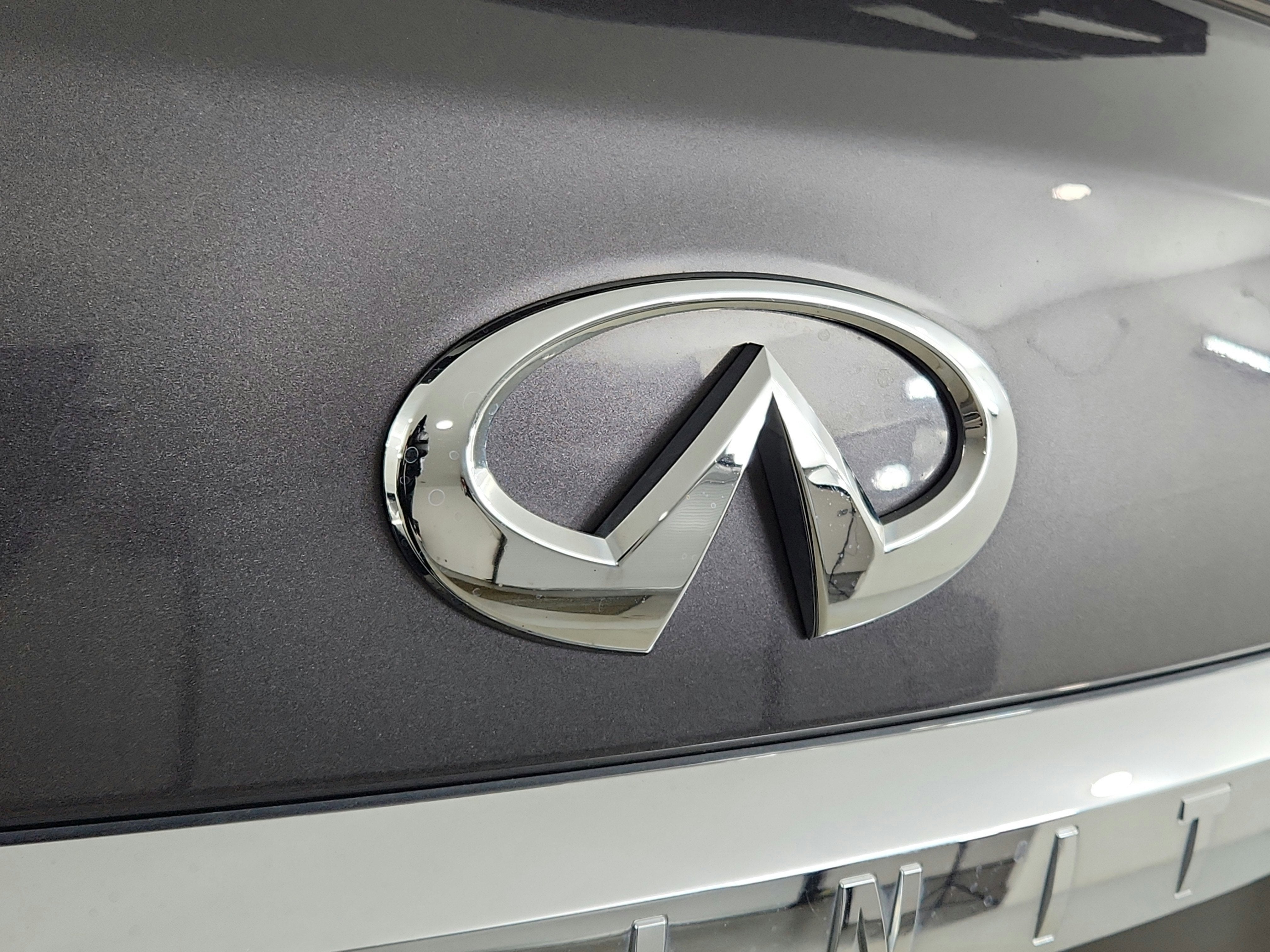 2024 INFINITI QX80 LUXE AWD