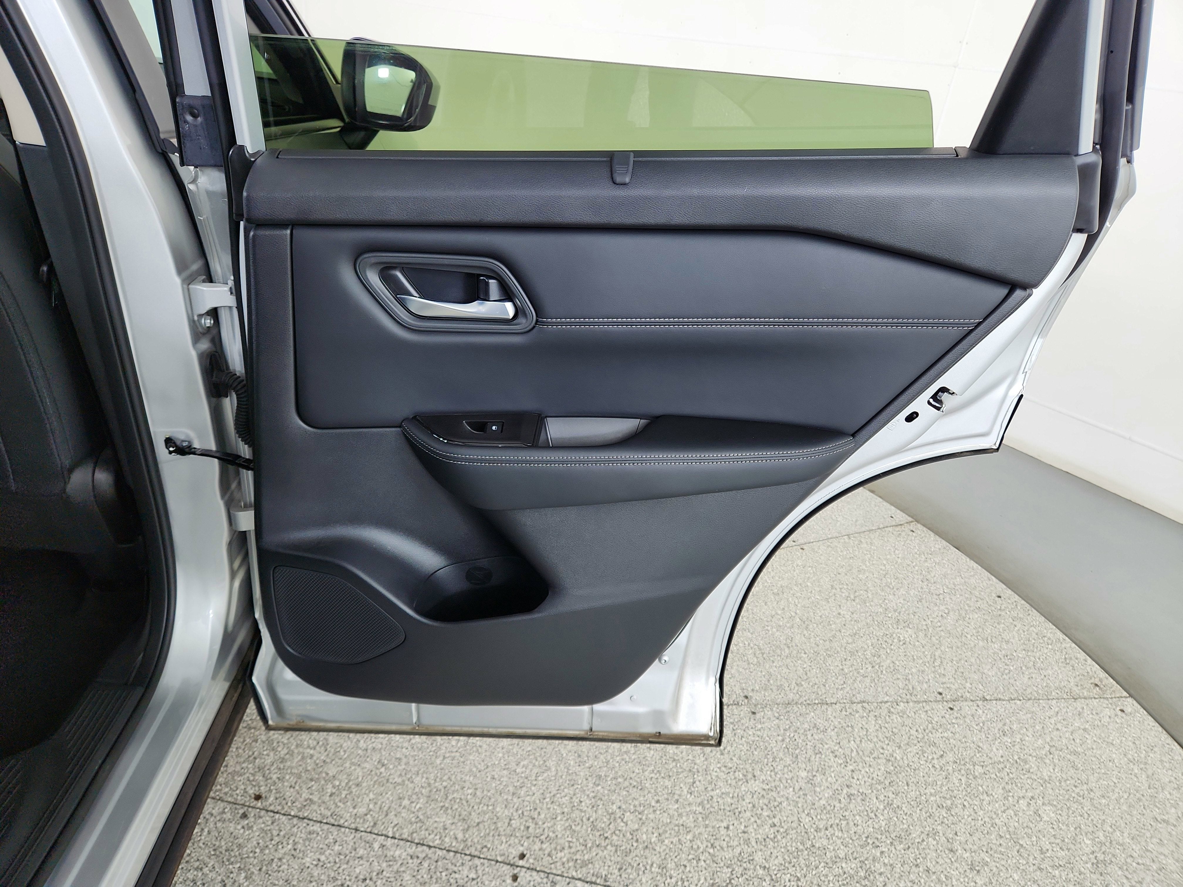 2025 Nissan Rogue SV FWD