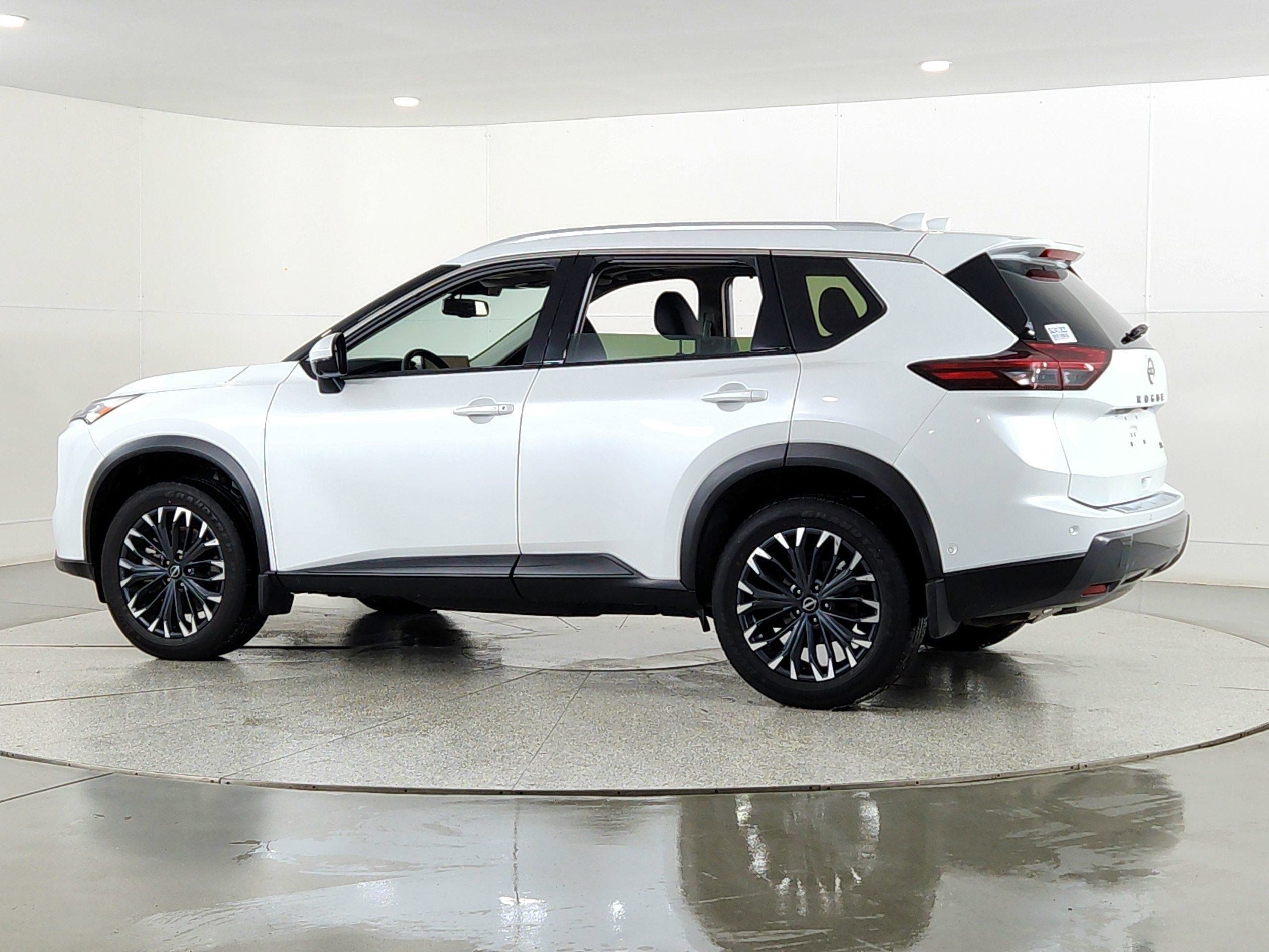 2025 Nissan Rogue SL FWD