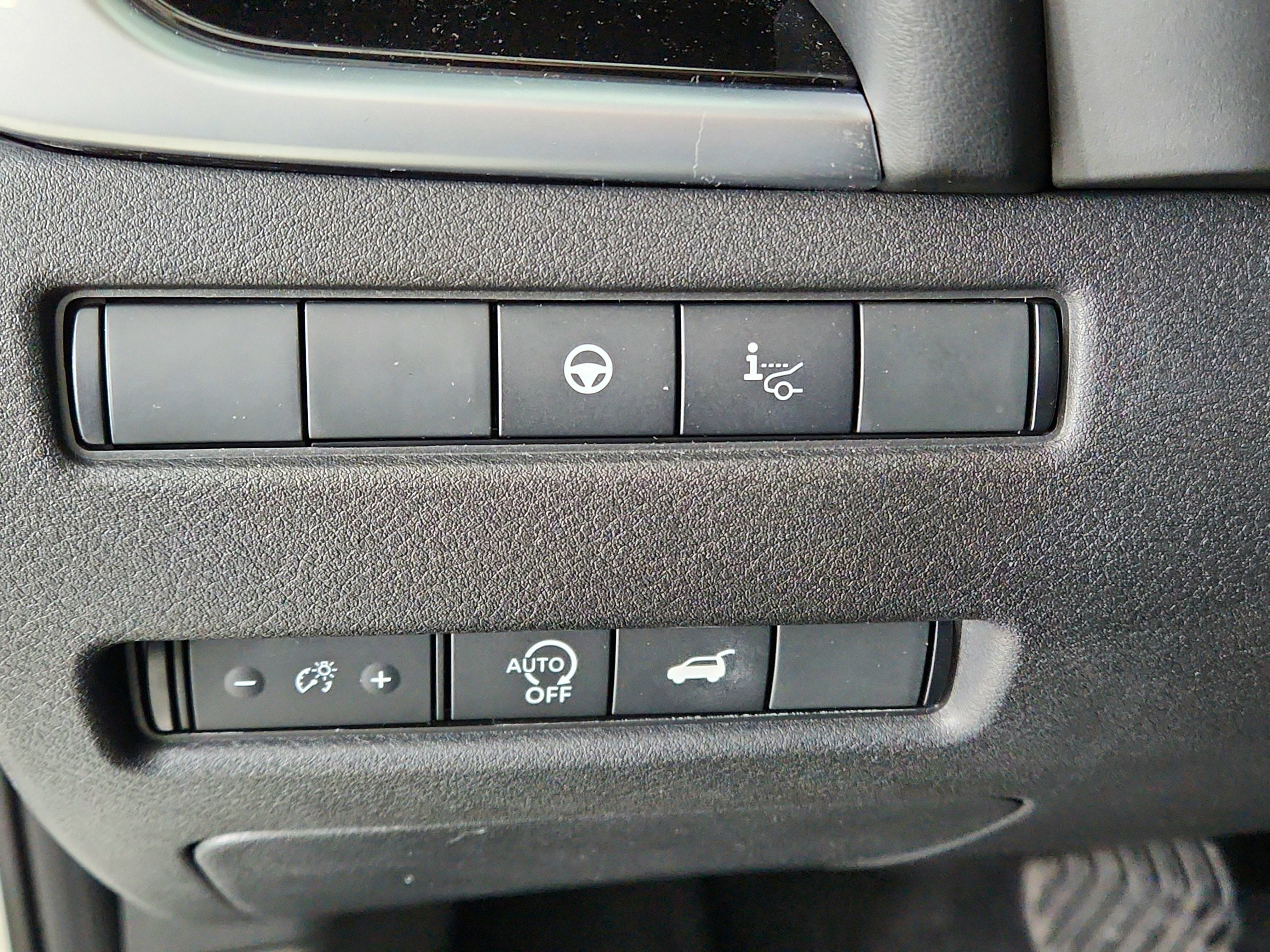 2025 Nissan Rogue SL FWD