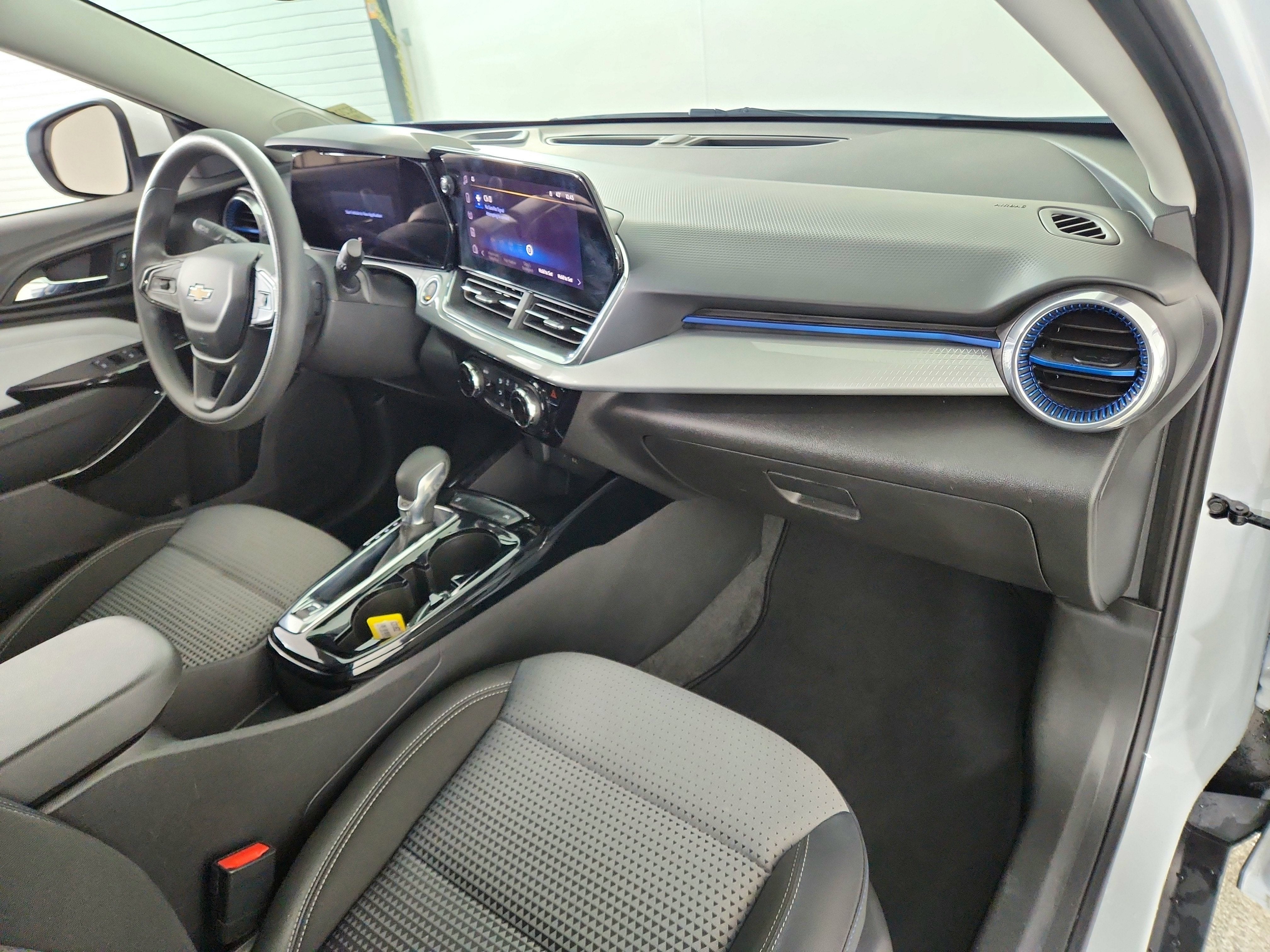 2025 Chevrolet Trax FWD LT