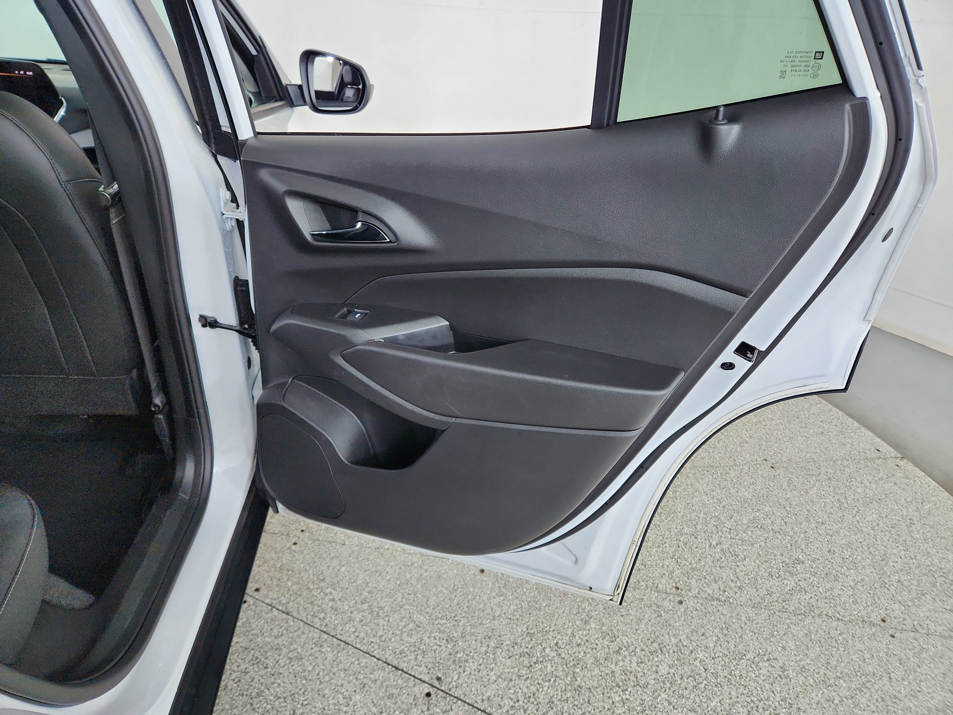 2025 Chevrolet Trax FWD LT