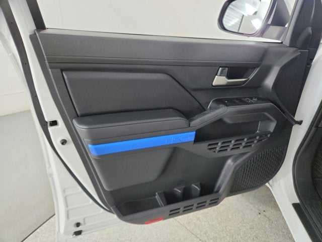 2025 Toyota Tacoma 4WD SR5