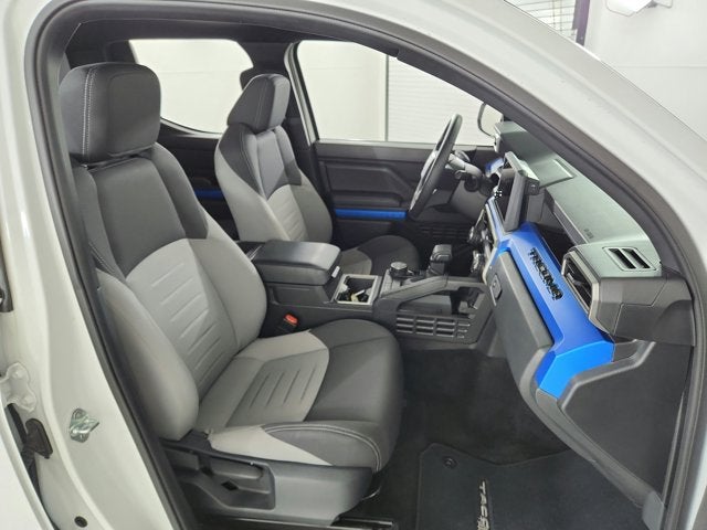 2025 Toyota Tacoma 4WD SR5