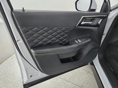 2022 Mitsubishi Outlander Base