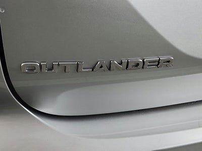 2025 Mitsubishi Outlander SE