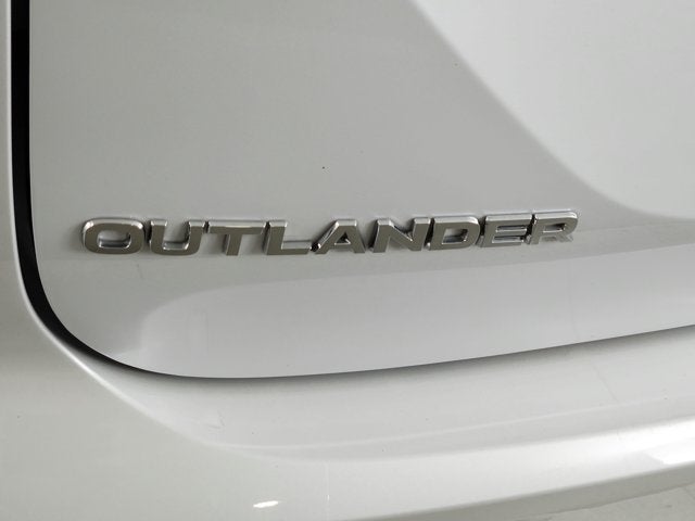 2025 Mitsubishi Outlander SE